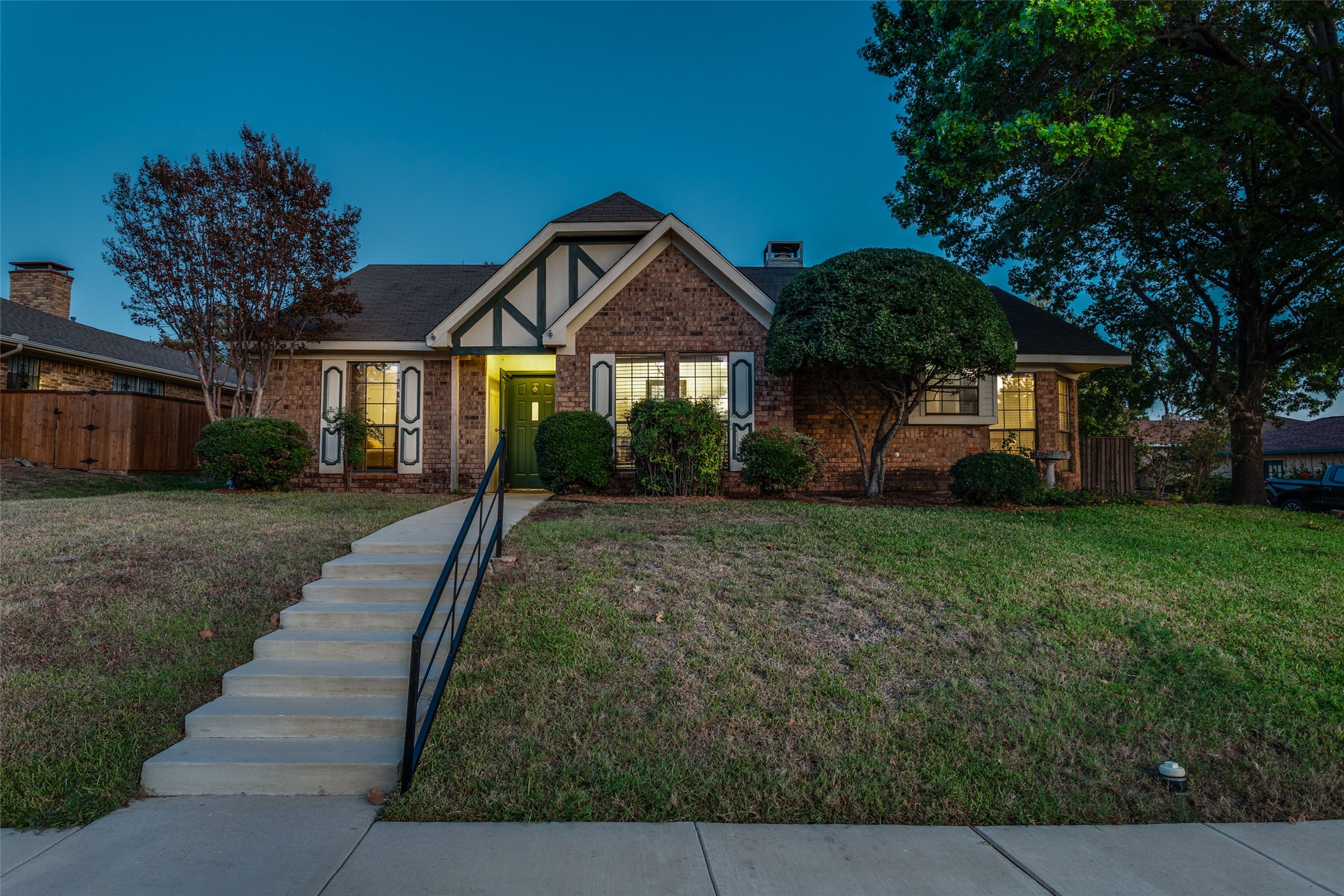 806 Middle Glen Drive