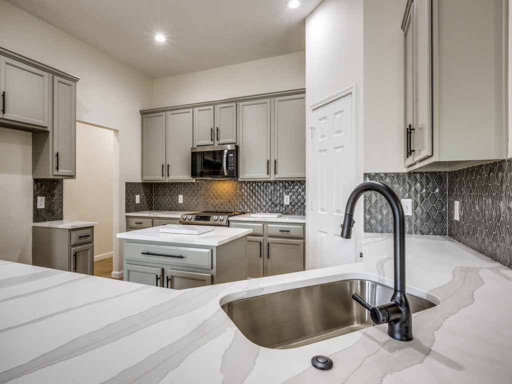 1711 Caladium Drive