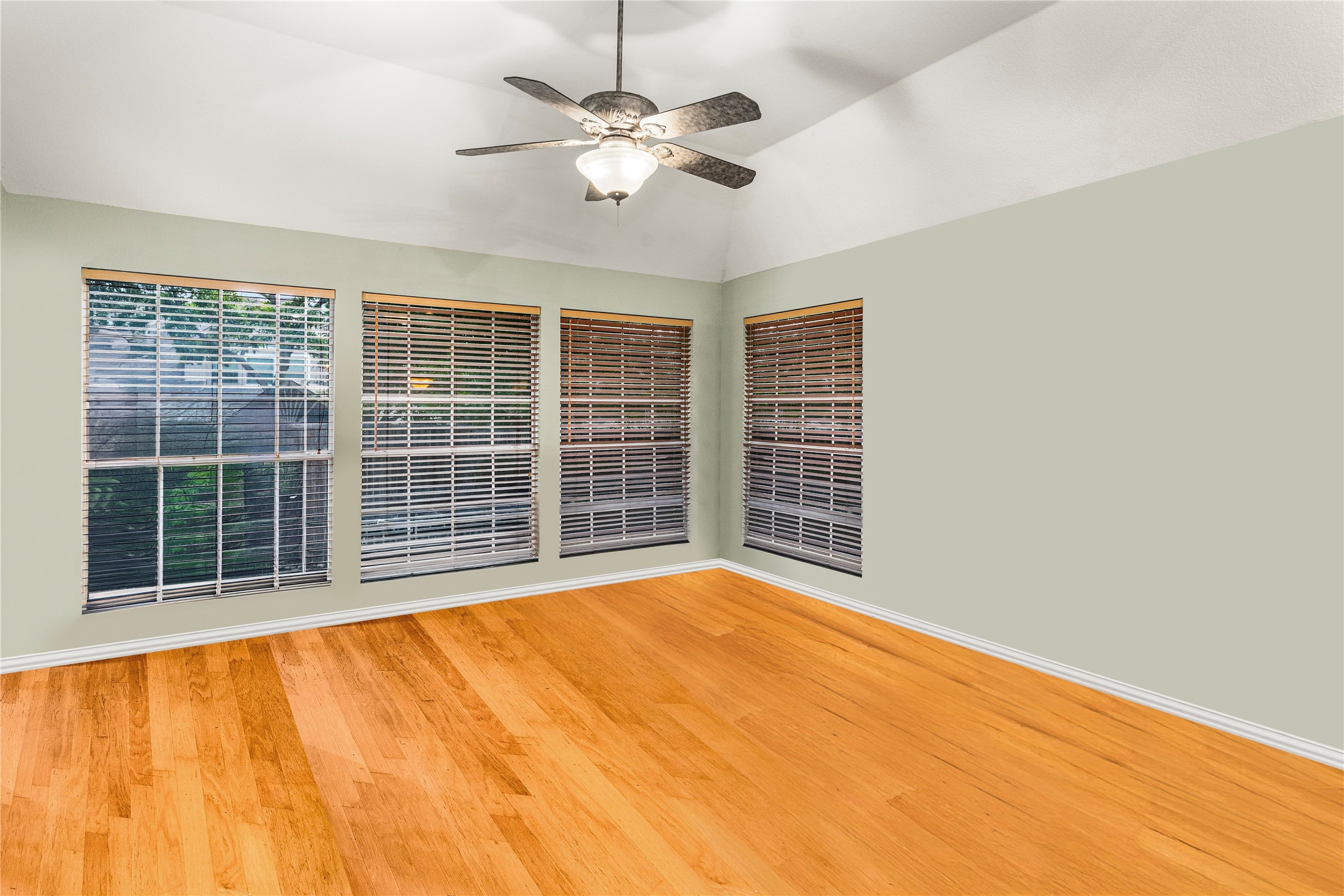 1008 Inverness Court