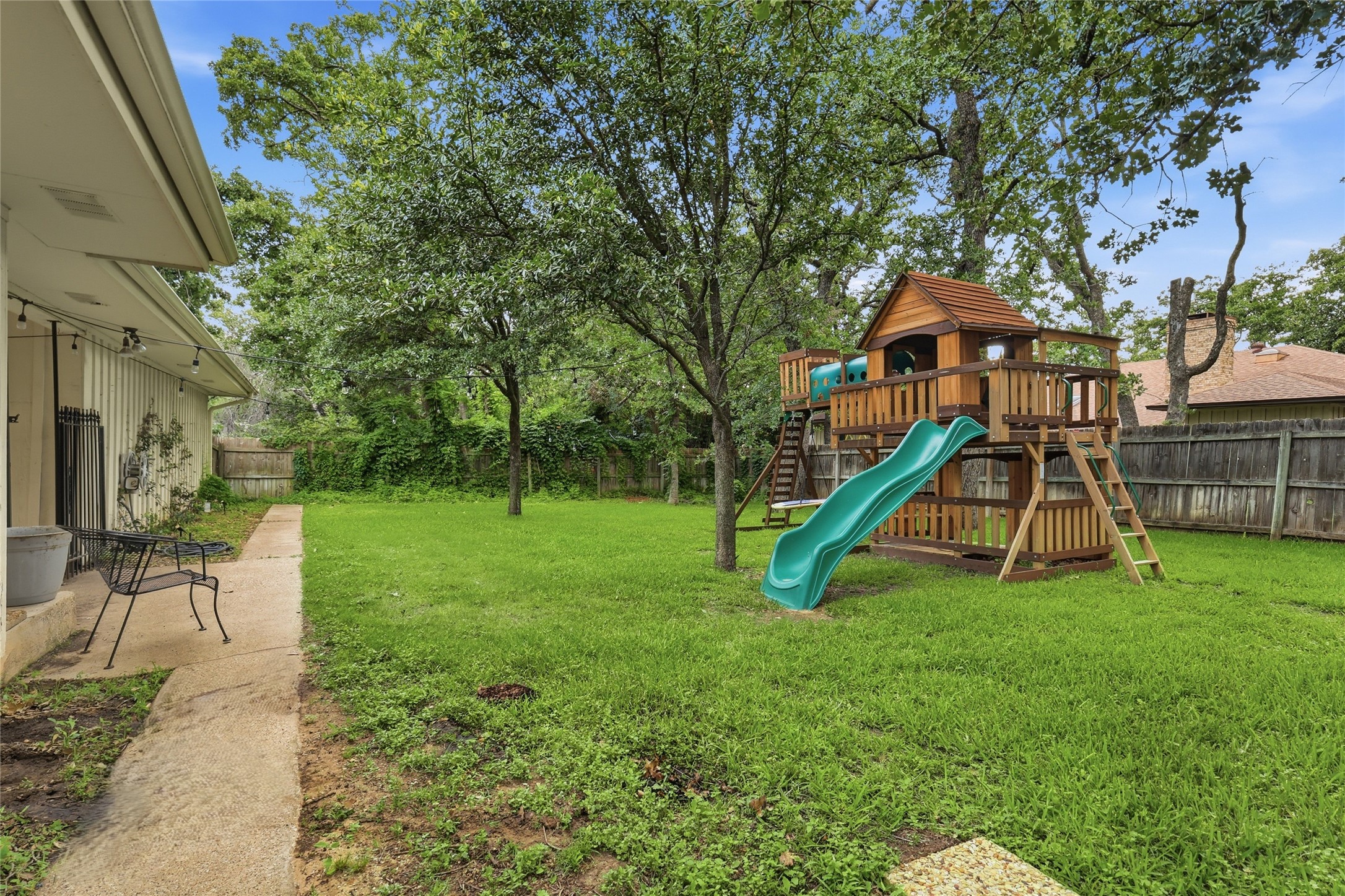 823 Ridgecrest Circle