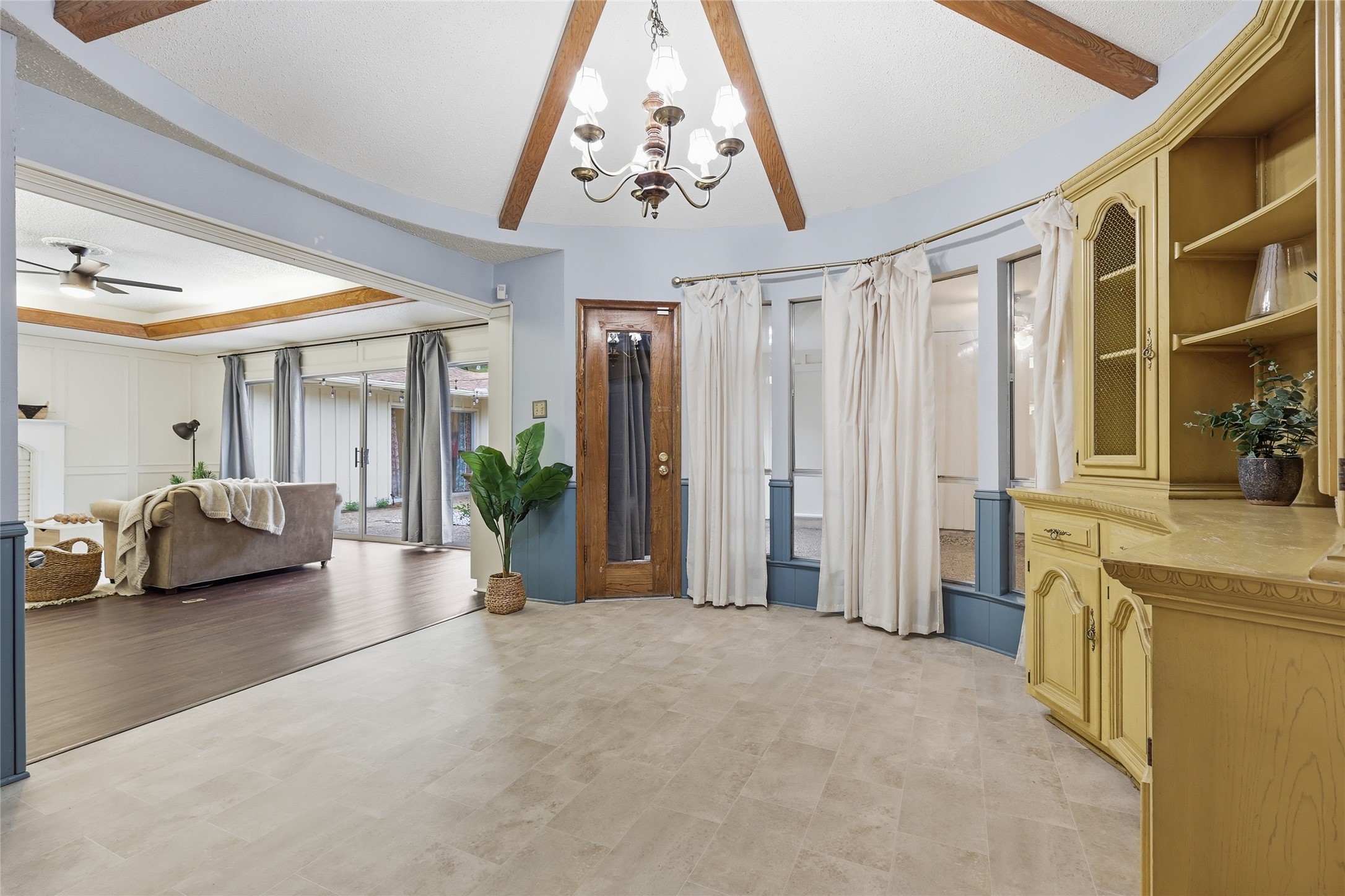 823 Ridgecrest Circle
