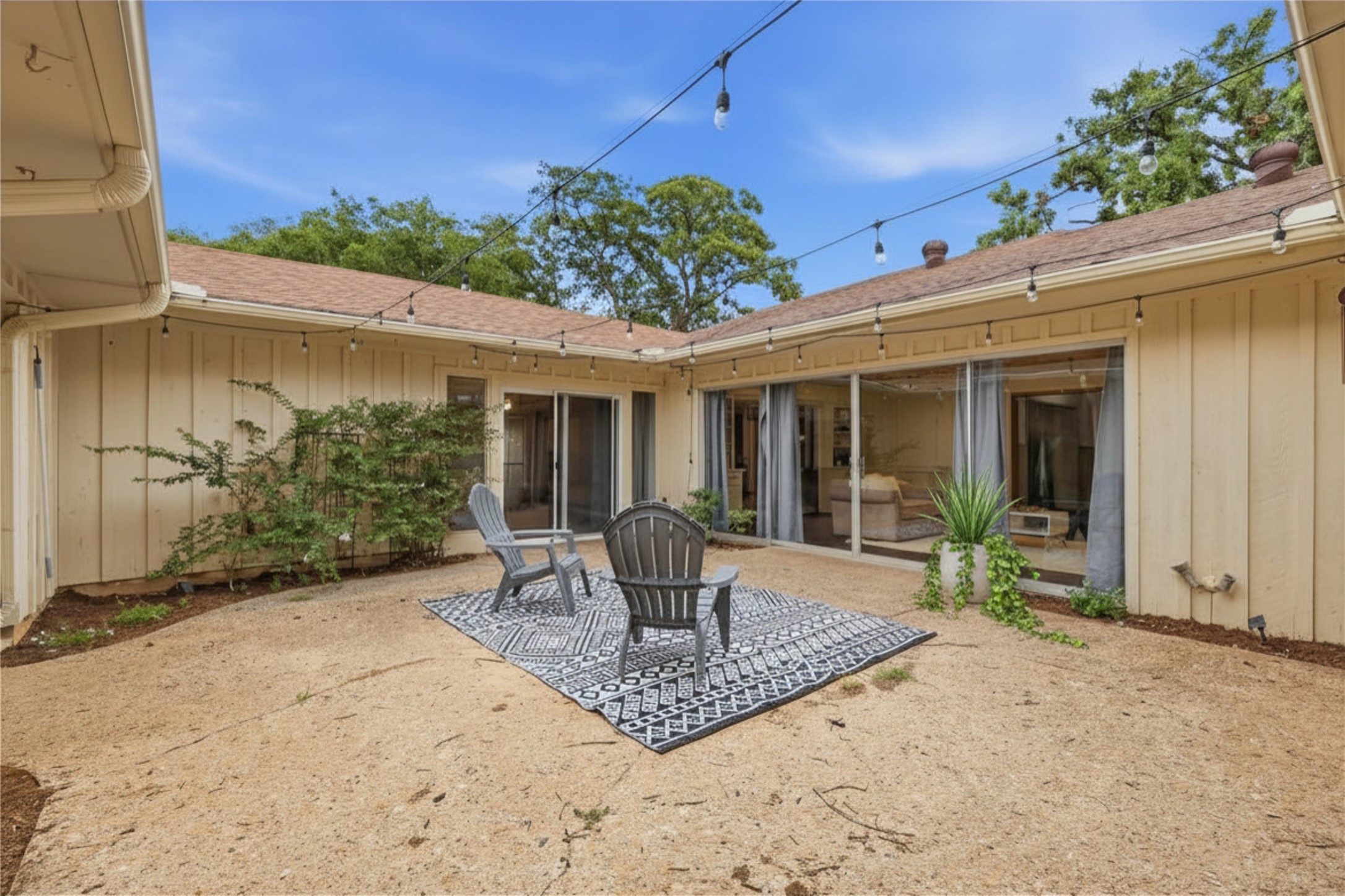 823 Ridgecrest Circle
