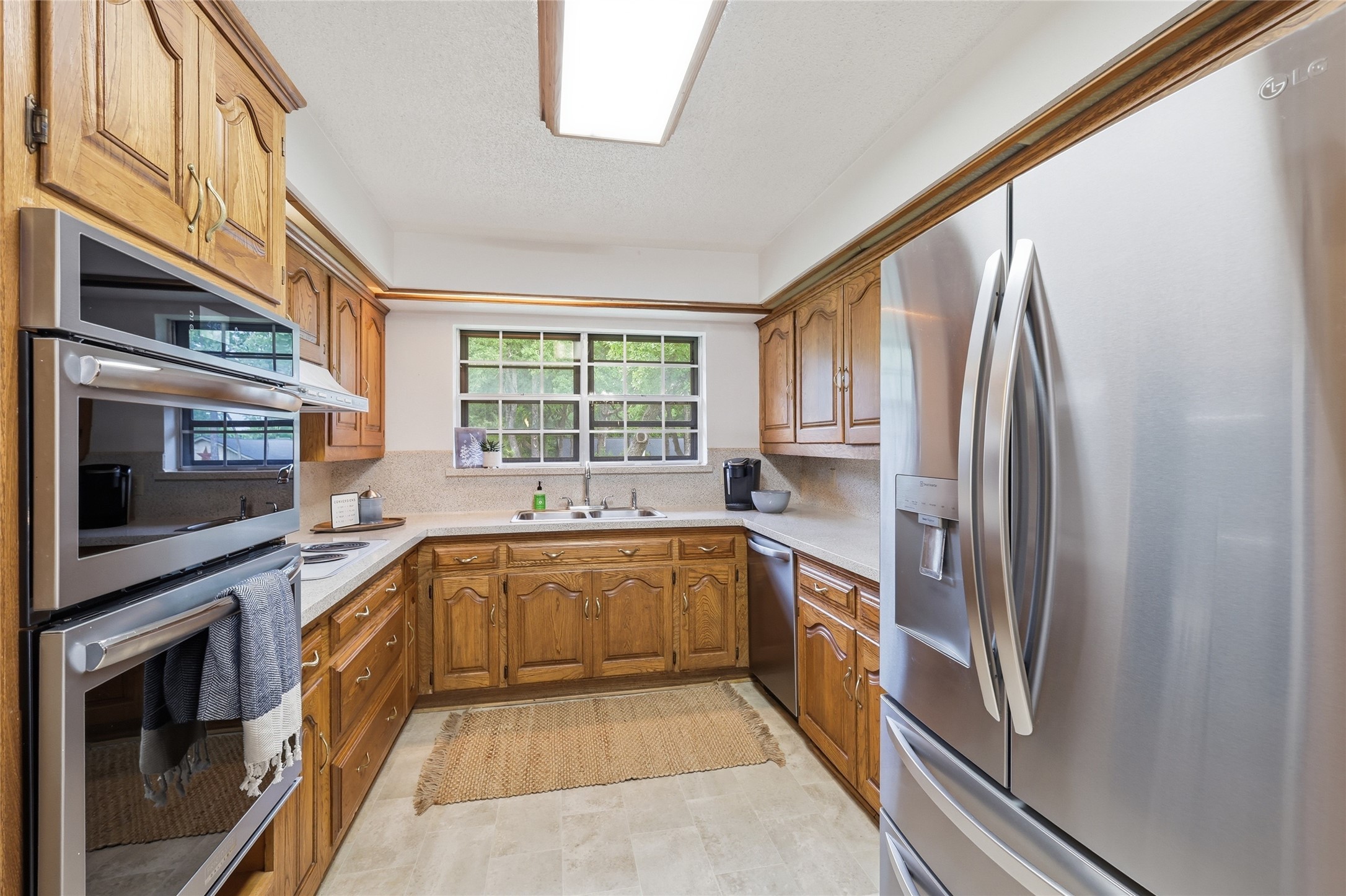 823 Ridgecrest Circle