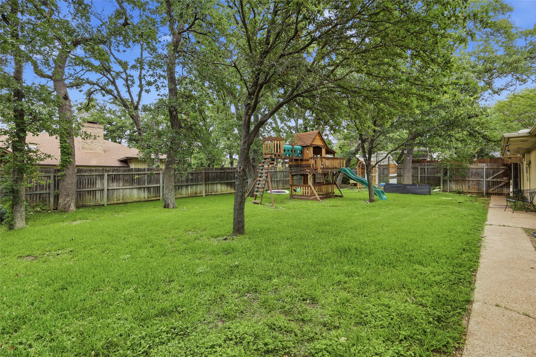 823 Ridgecrest Circle
