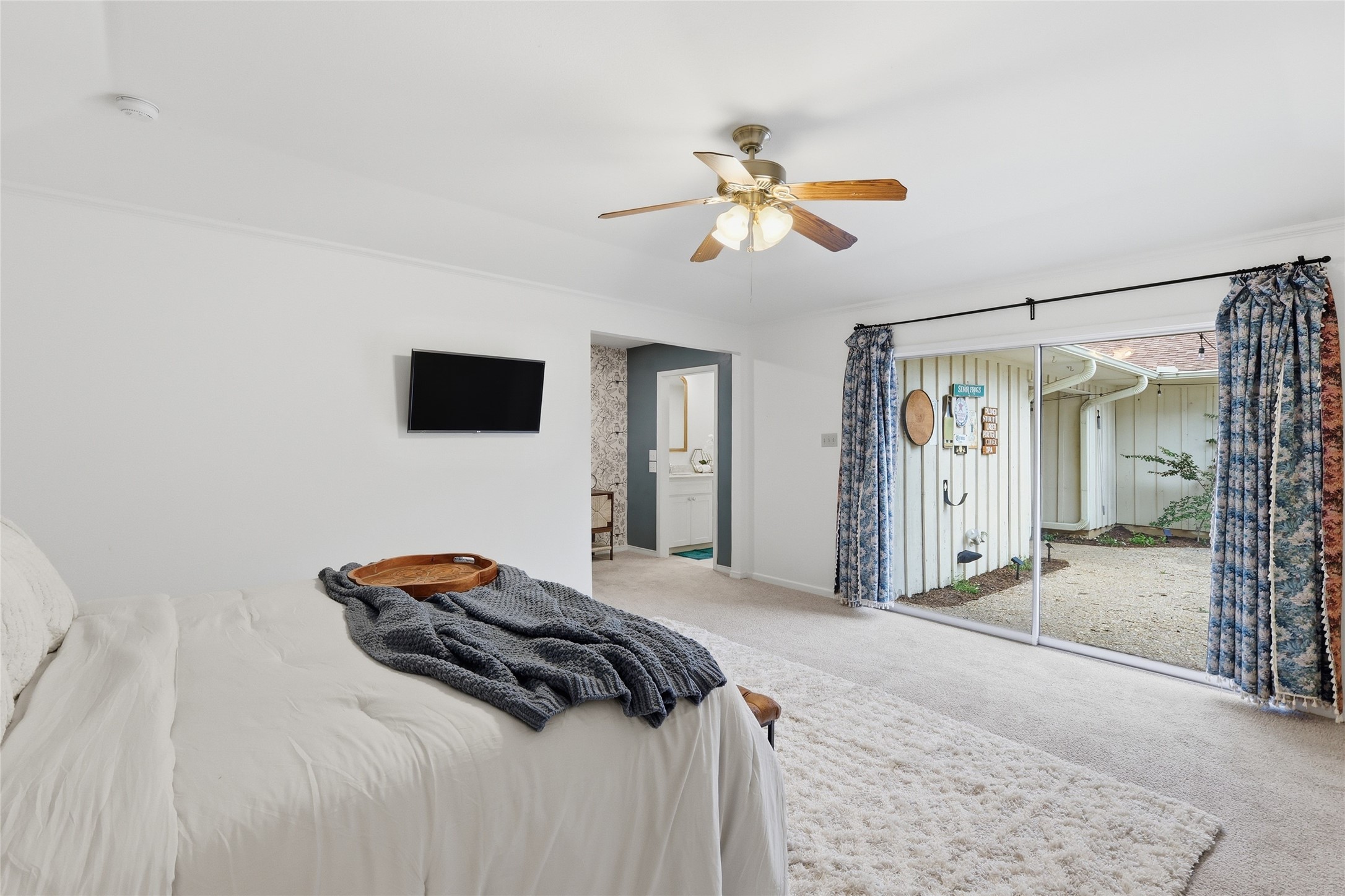 823 Ridgecrest Circle