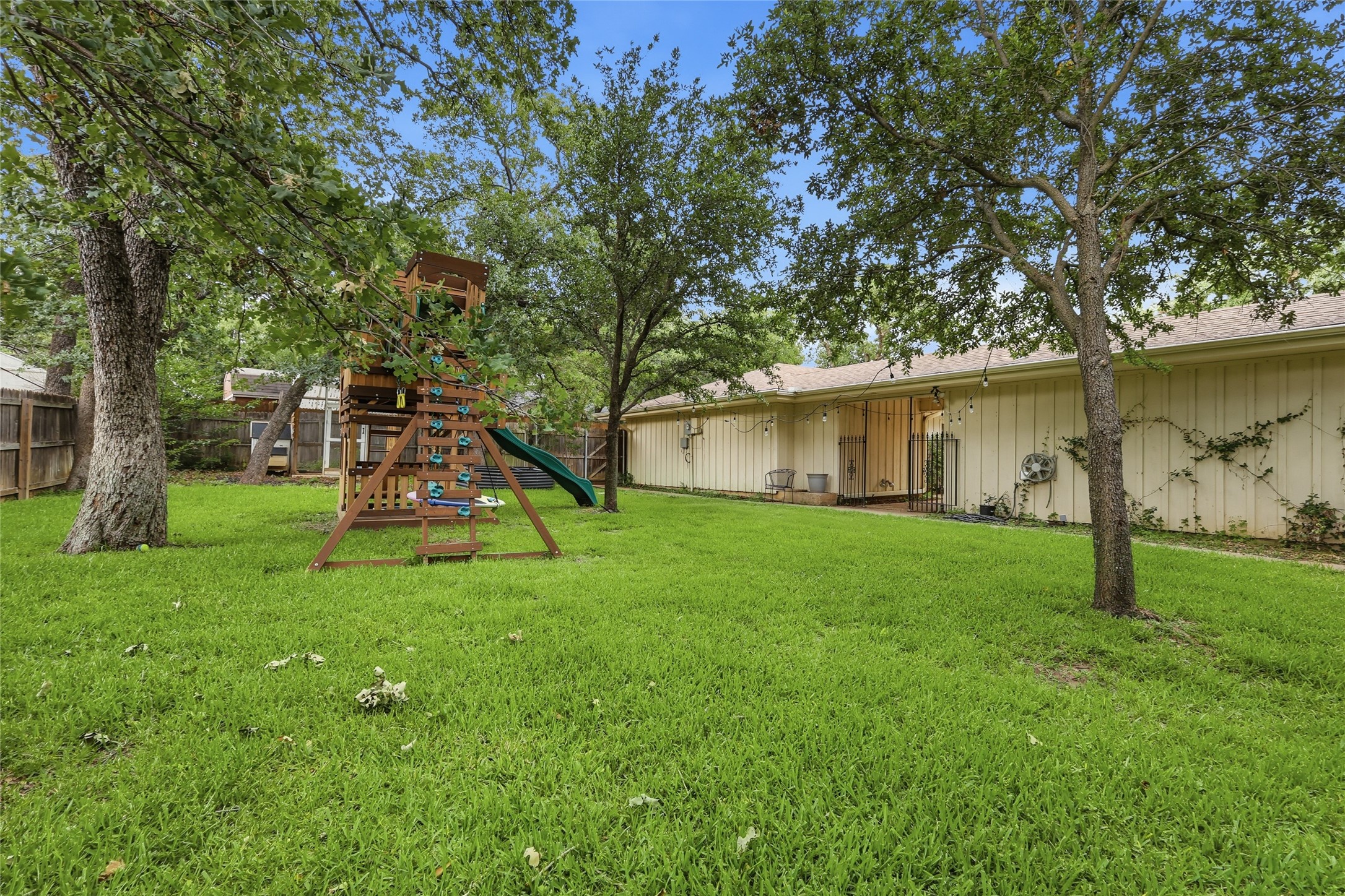 823 Ridgecrest Circle