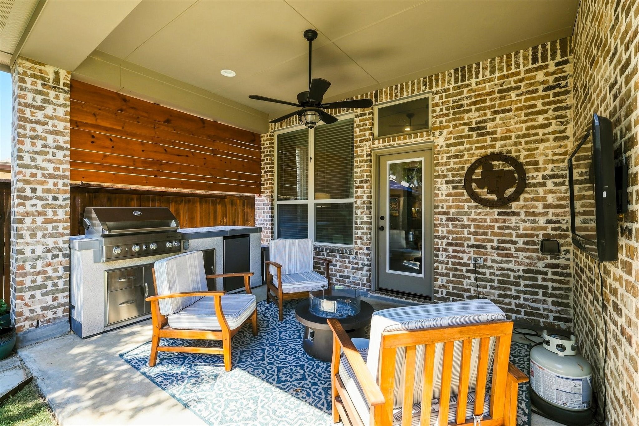1516 Presley Way
