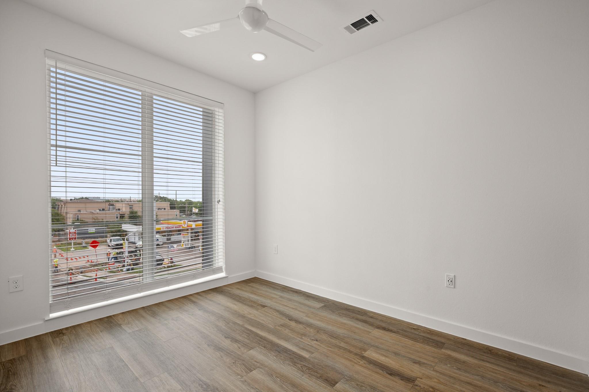 6324 N Lamar BLVD # 420