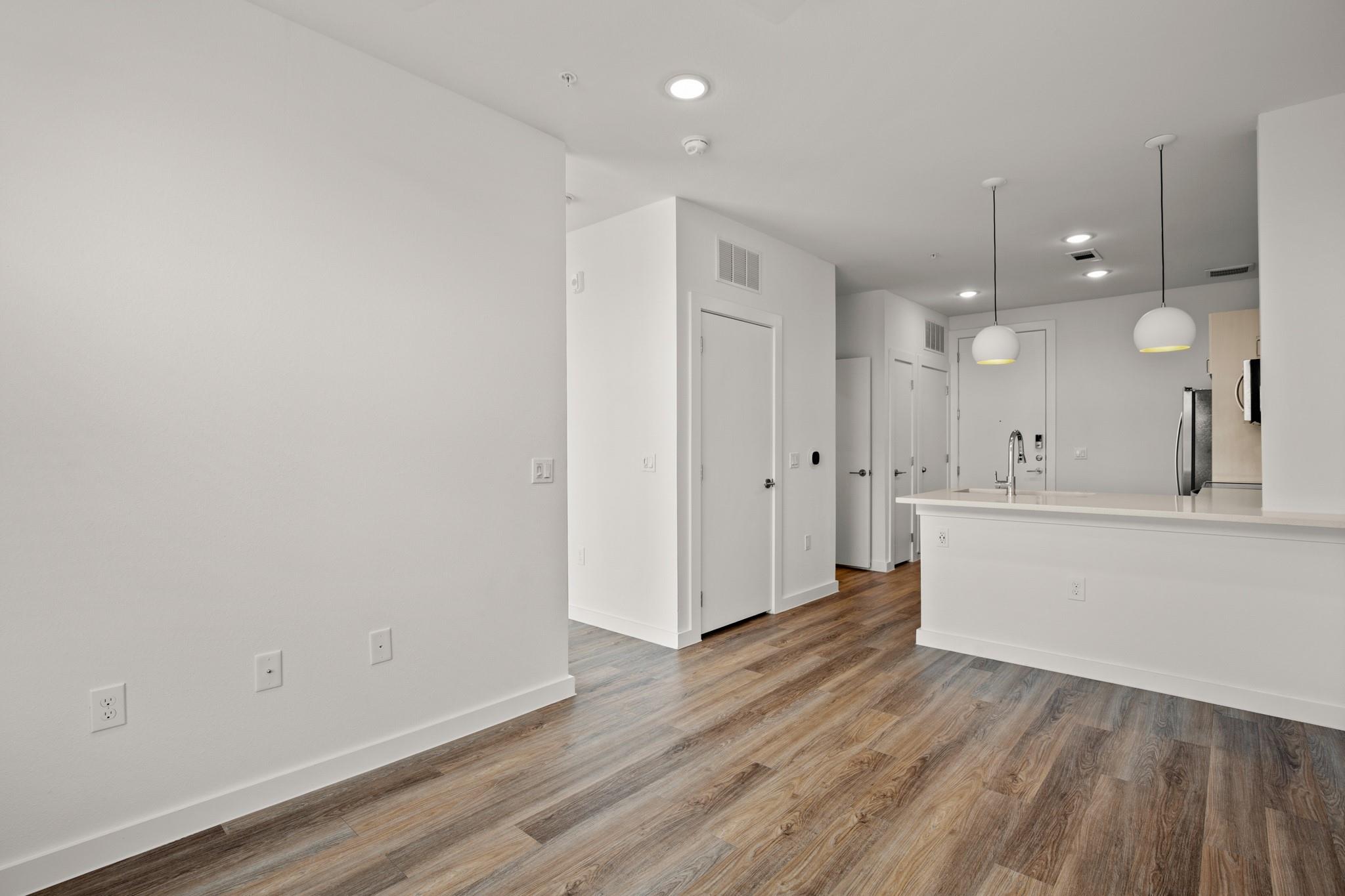 6324 N Lamar BLVD # 420
