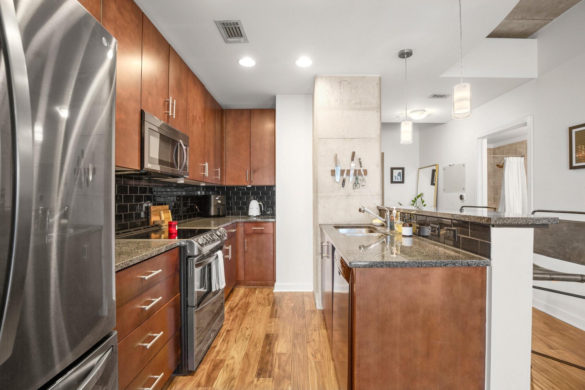 360 Nueces ST # 1306