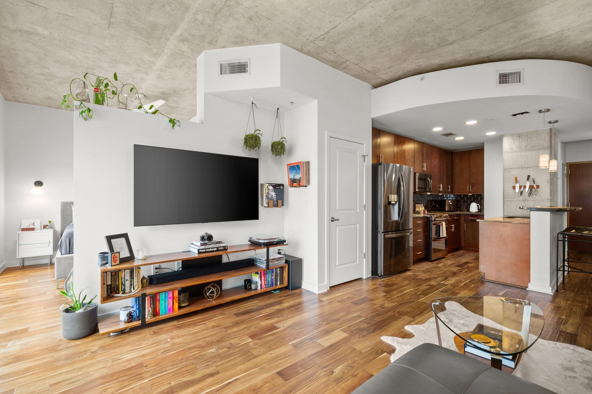 360 Nueces ST # 1306