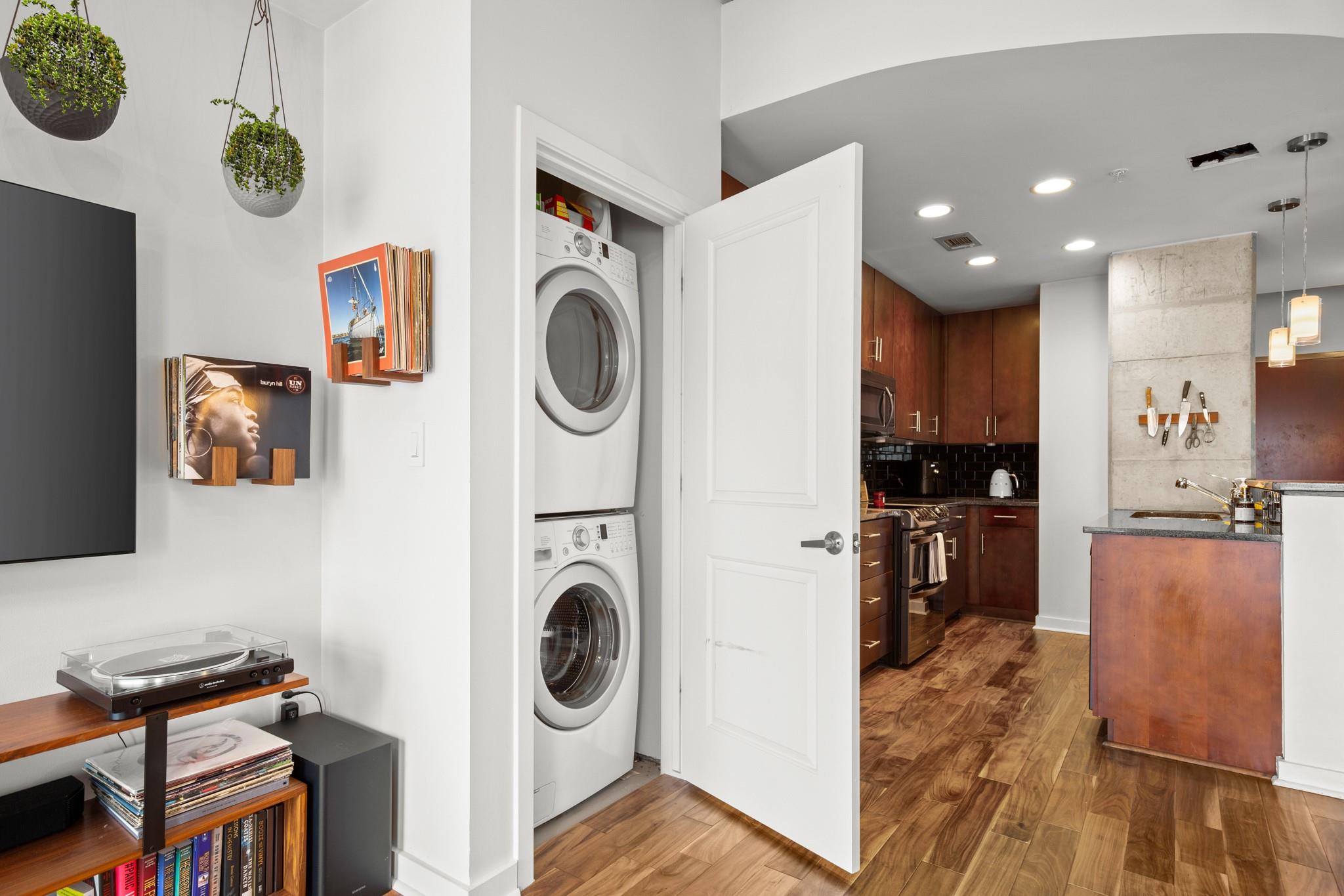 360 Nueces ST # 1306