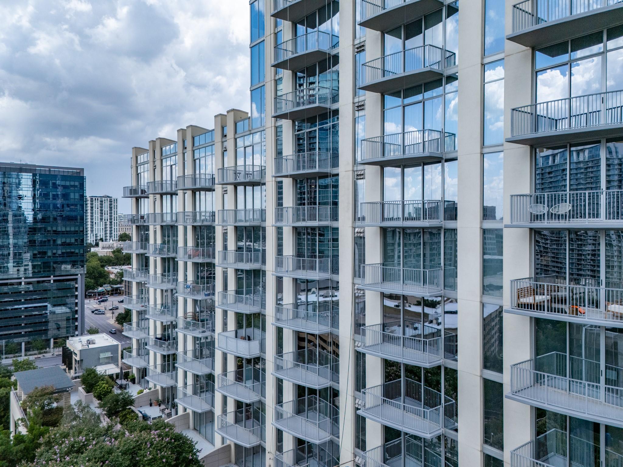 360 Nueces ST # 1306