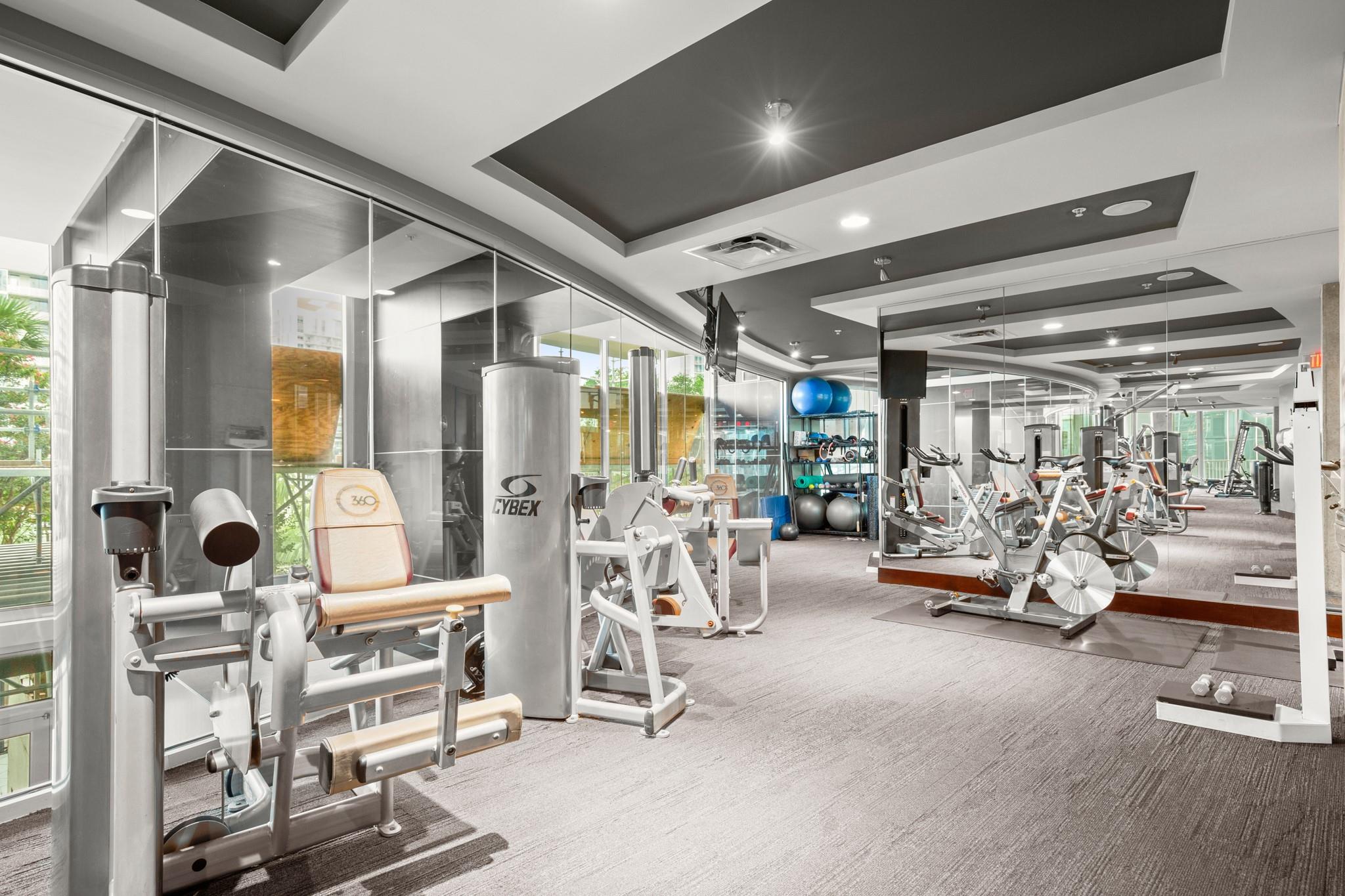 360 Nueces ST # 1306