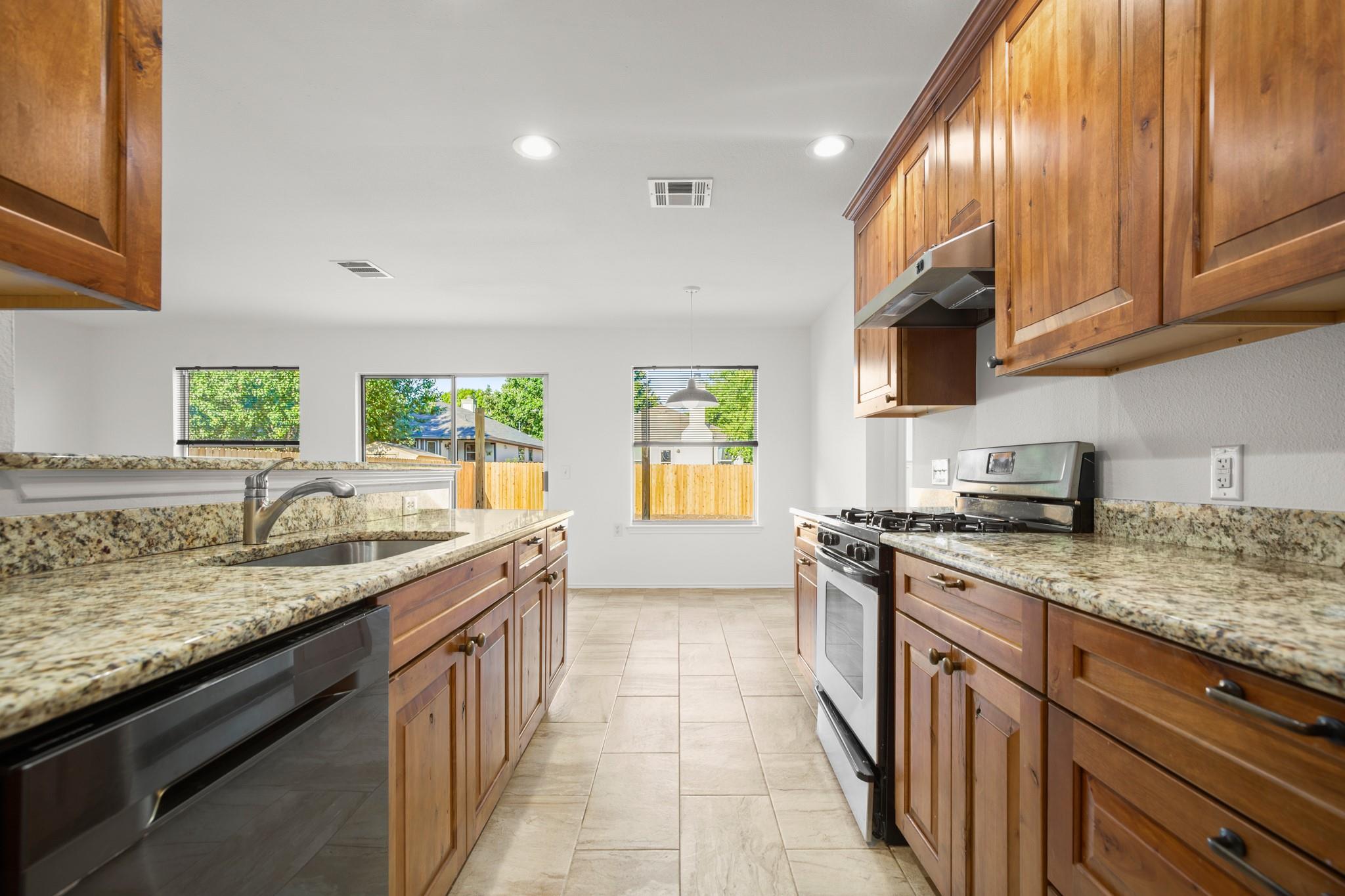 11302 Robert Wooding DR