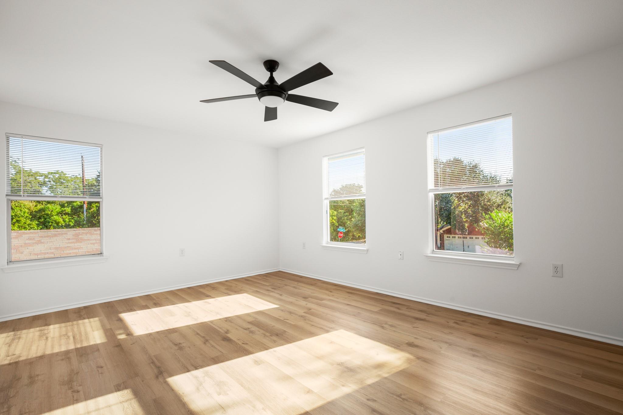 11302 Robert Wooding DR