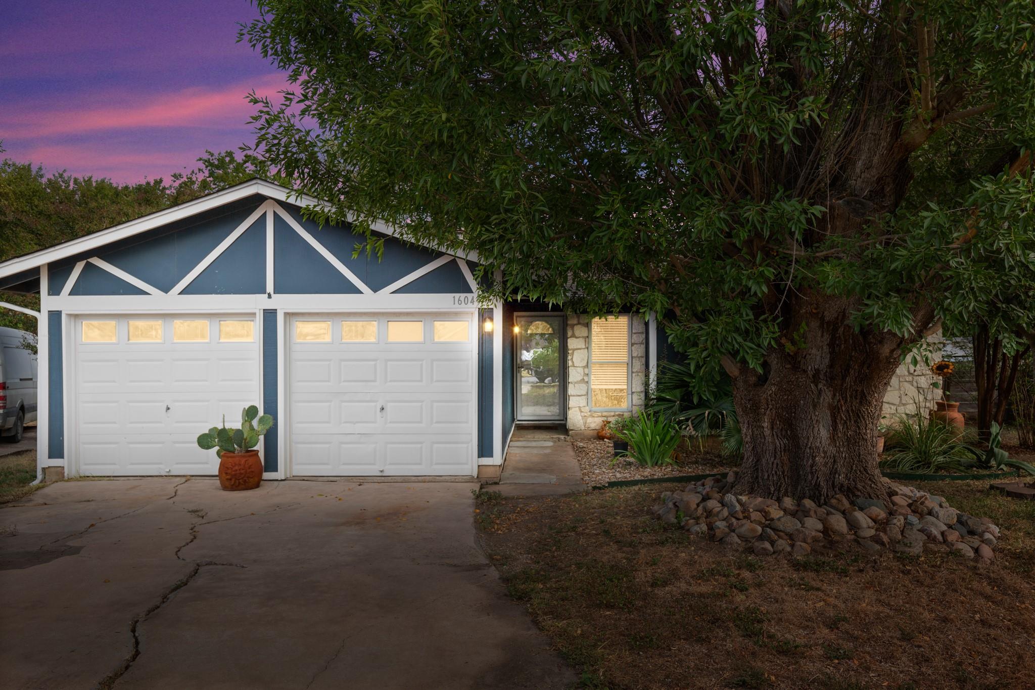 1604 Sahara Ave