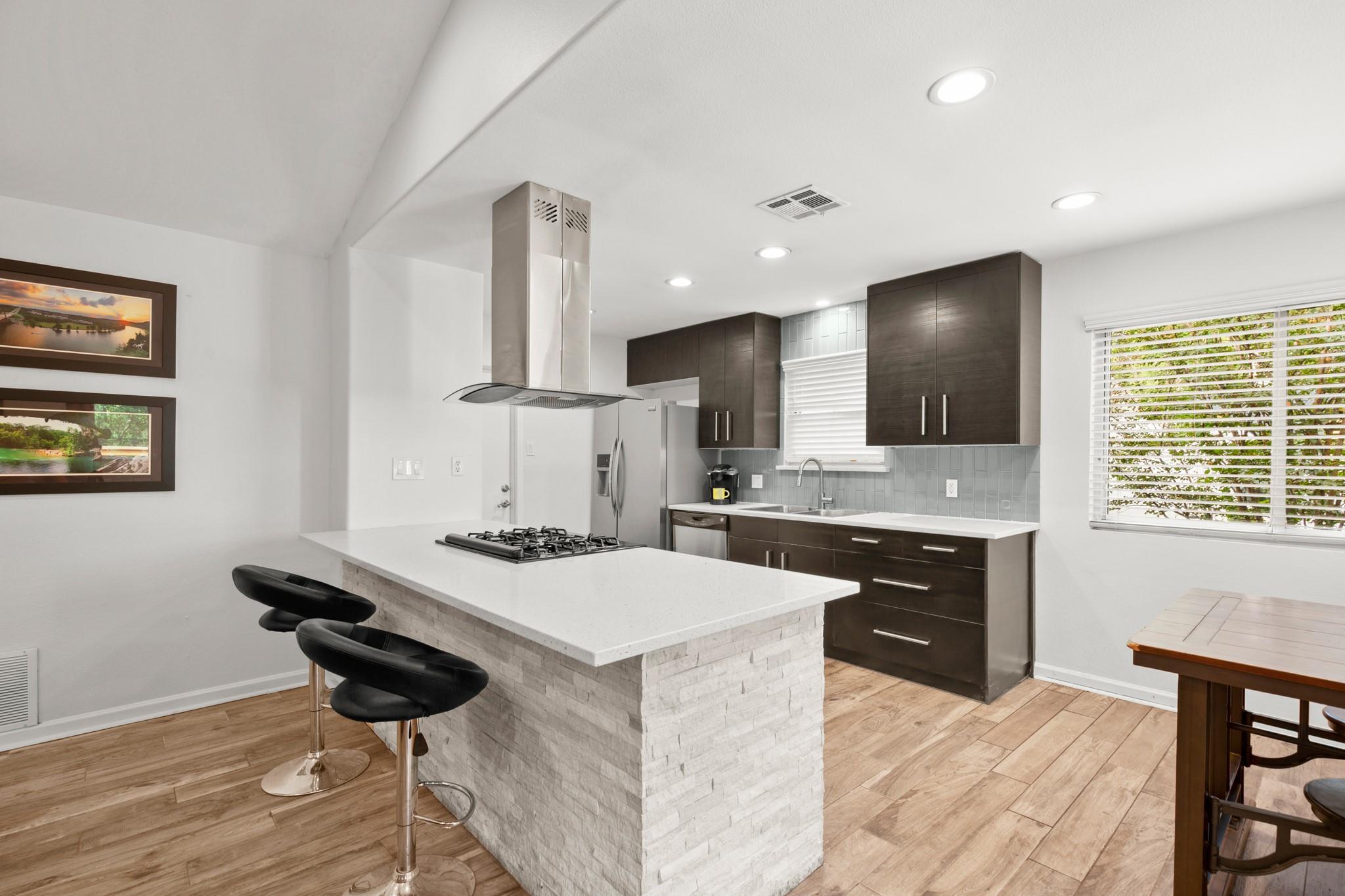 1604 Sahara Ave