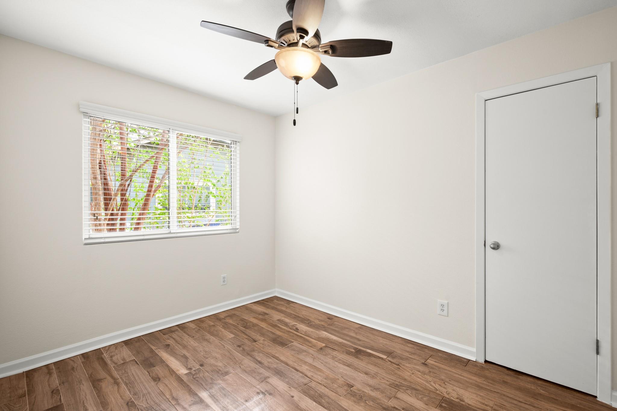 1604 Sahara Ave