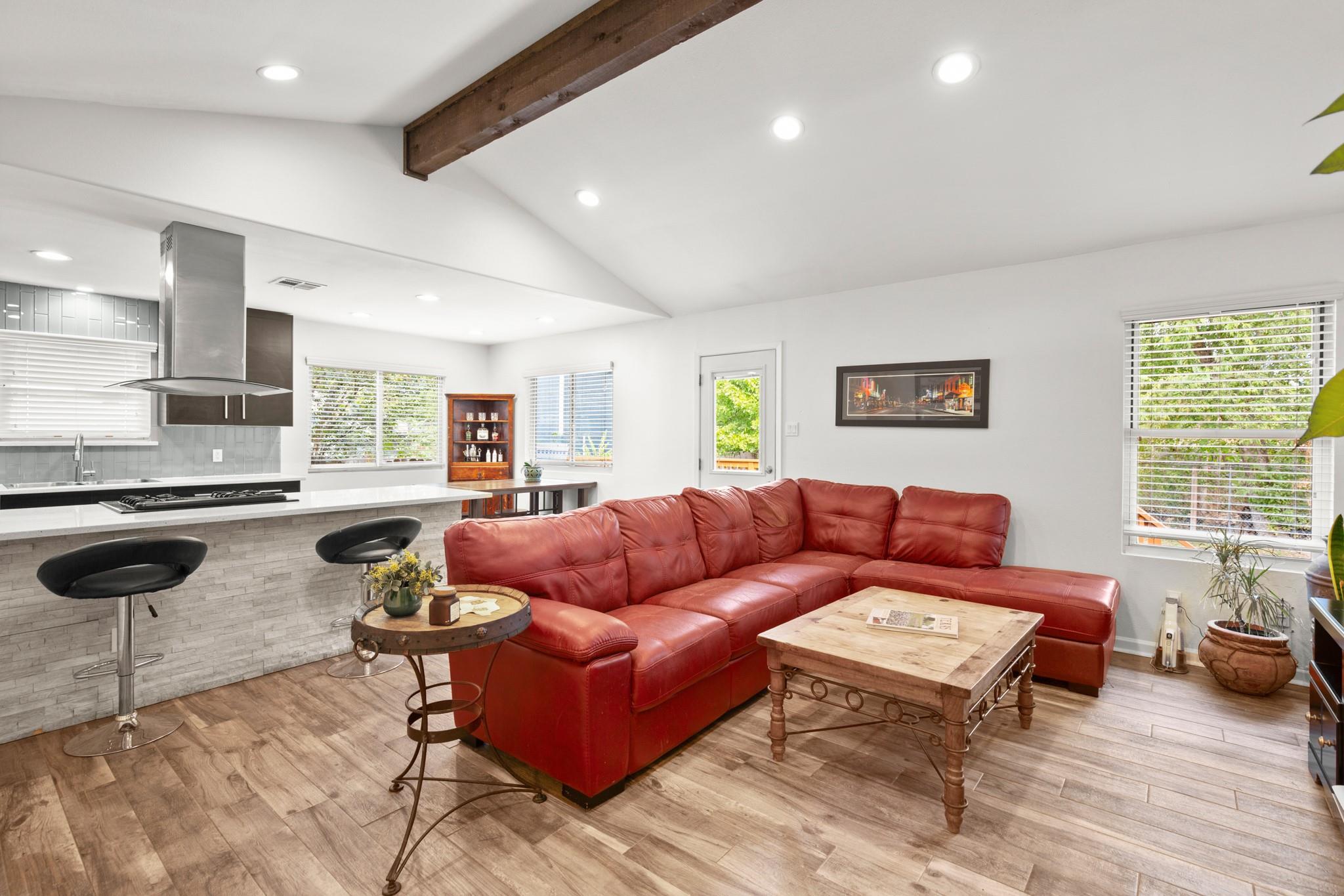 1604 Sahara Ave