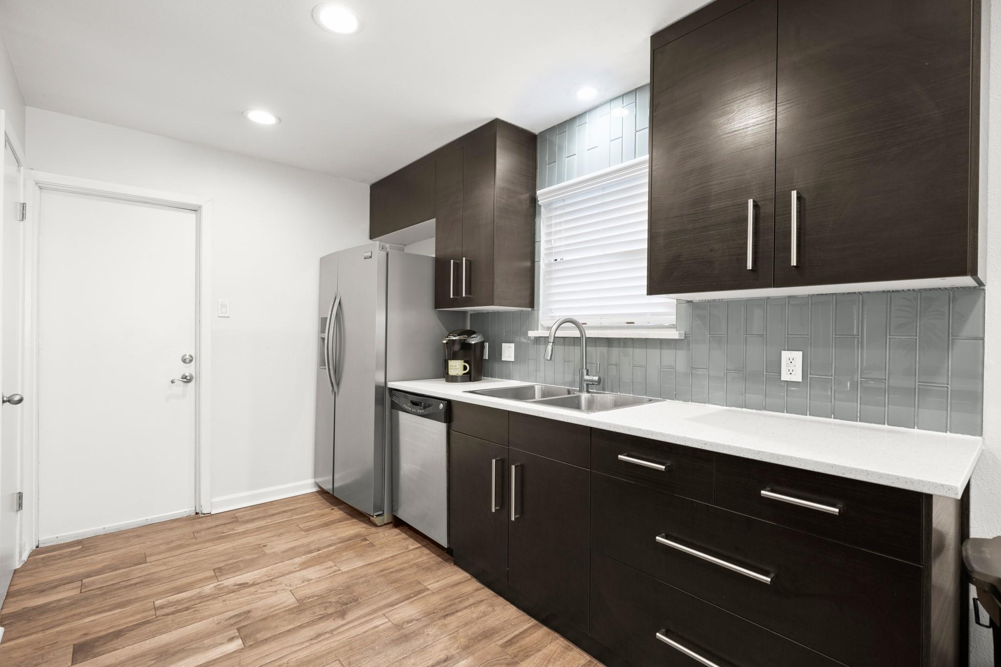 1604 Sahara Ave