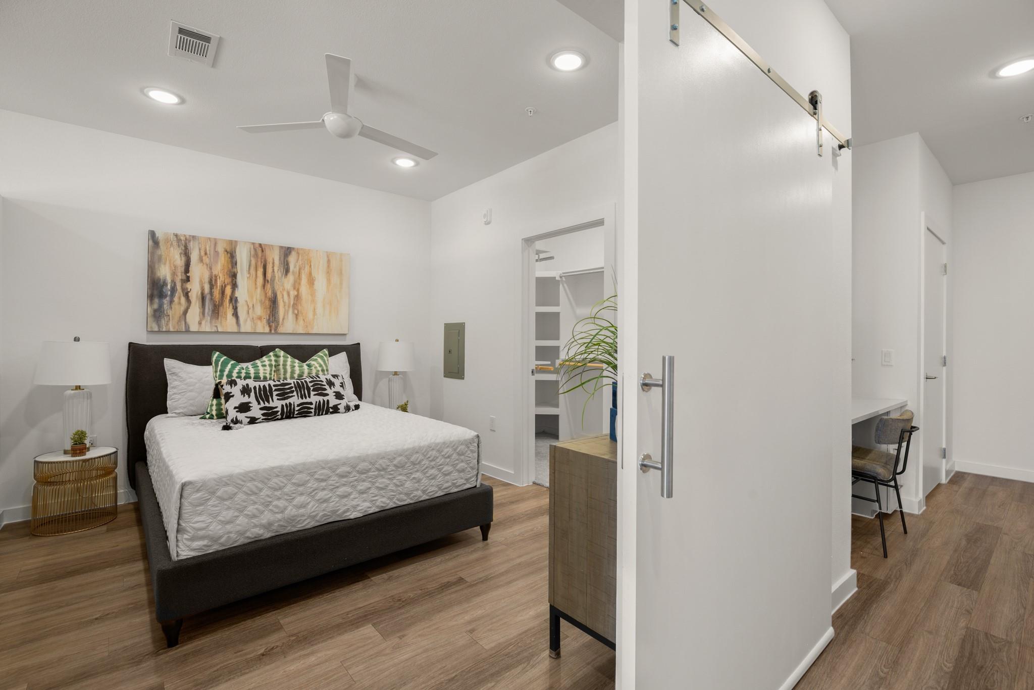 6324 N Lamar BLVD # 209