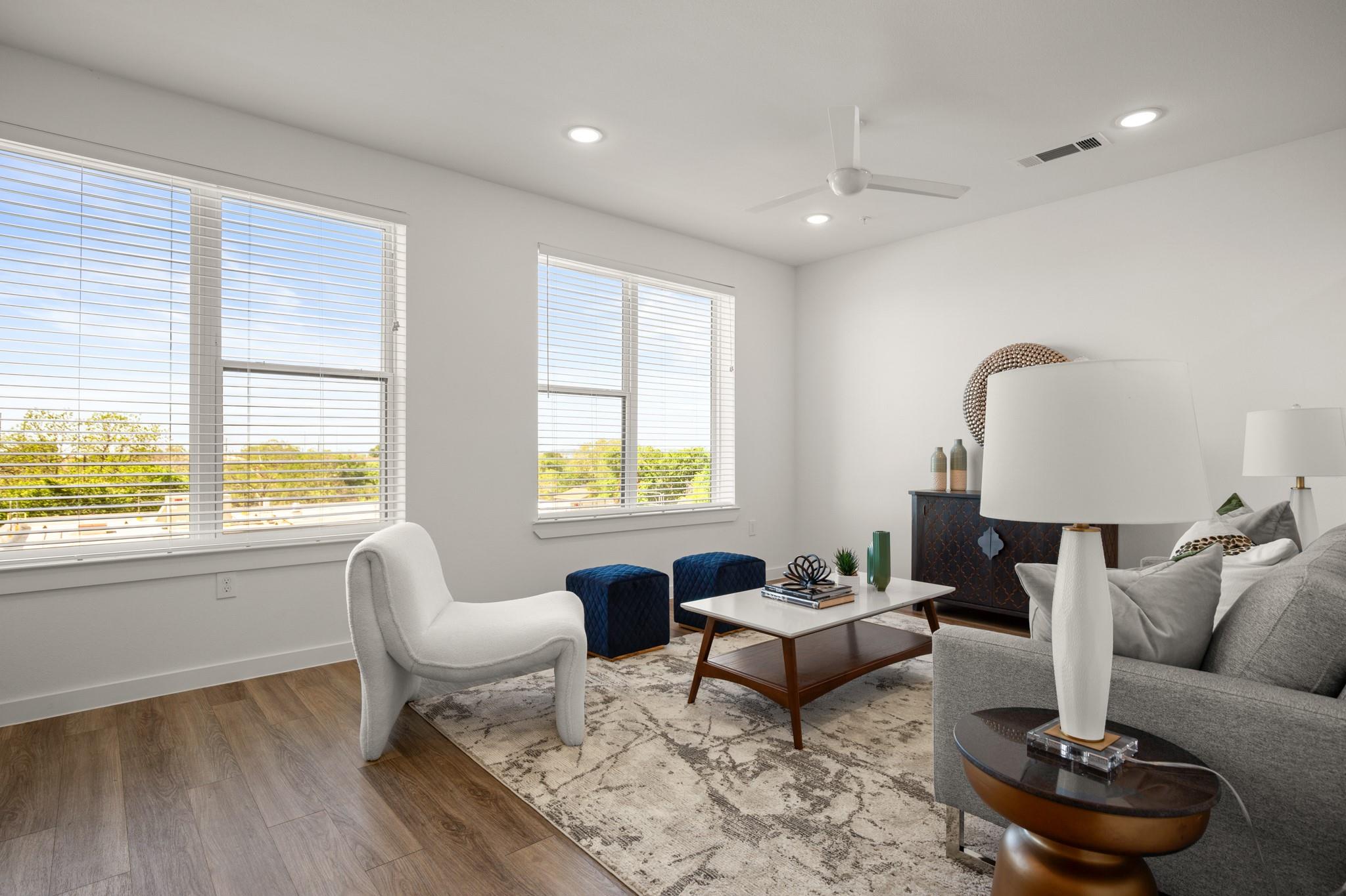 6324 N Lamar BLVD # 209