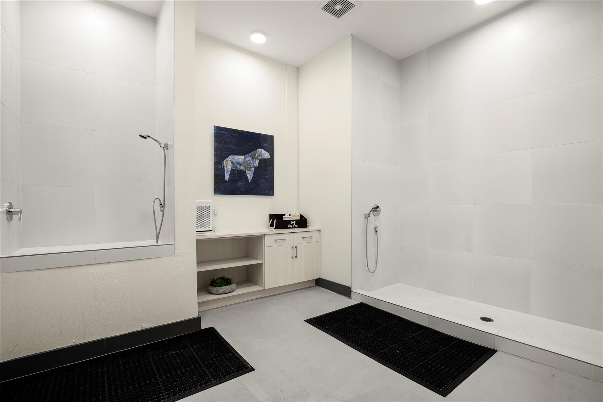 6324 N Lamar BLVD # 209