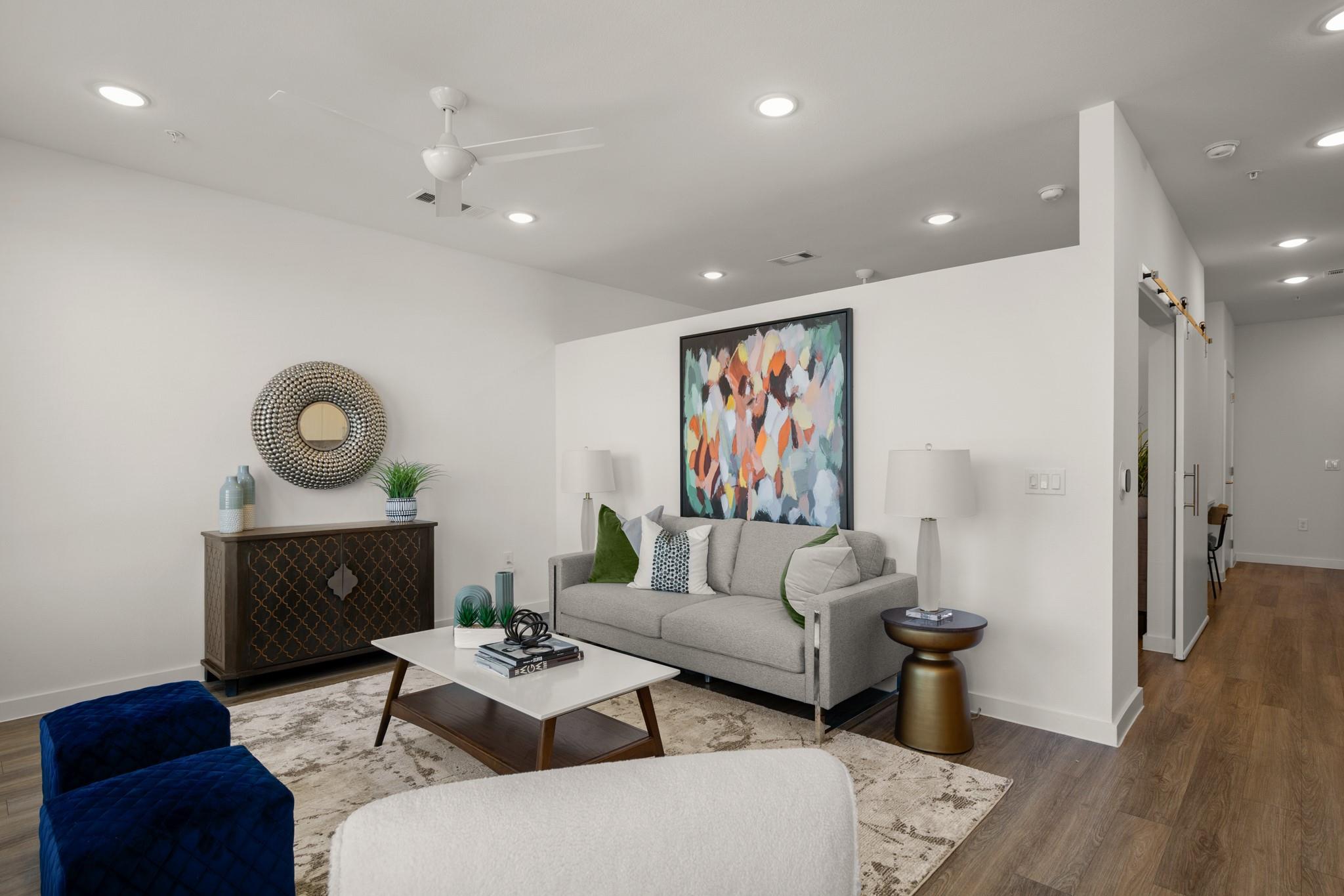 6324 N Lamar BLVD # 209
