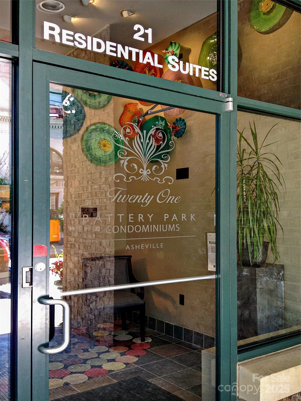 21 Battery Park Avenue Unit: 305