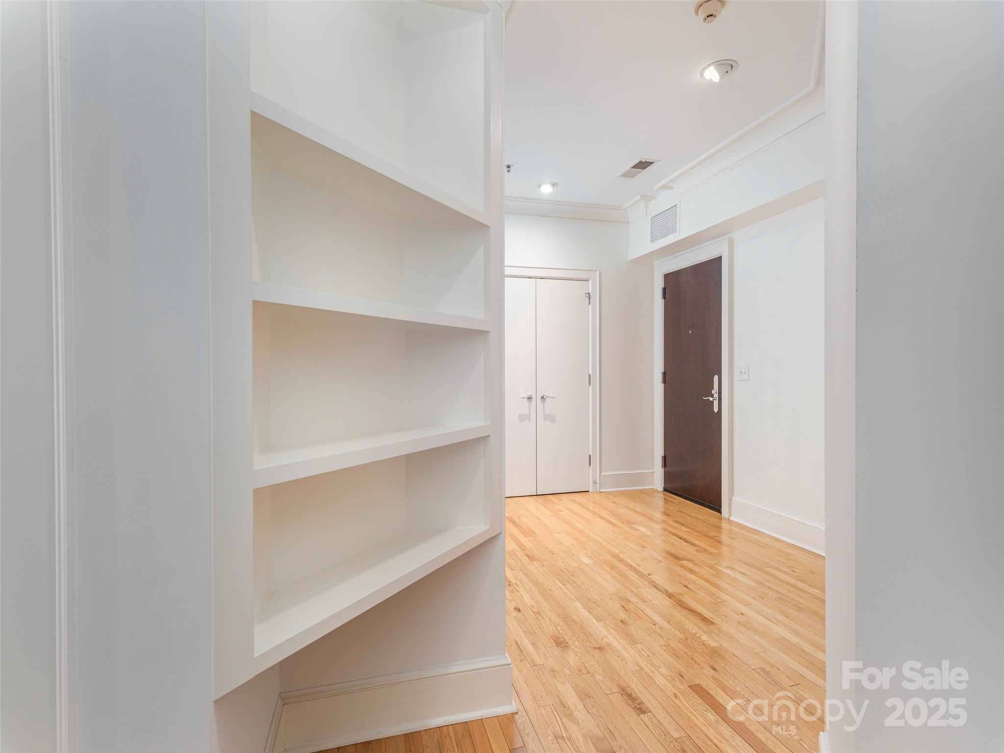21 Battery Park Avenue Unit: 305