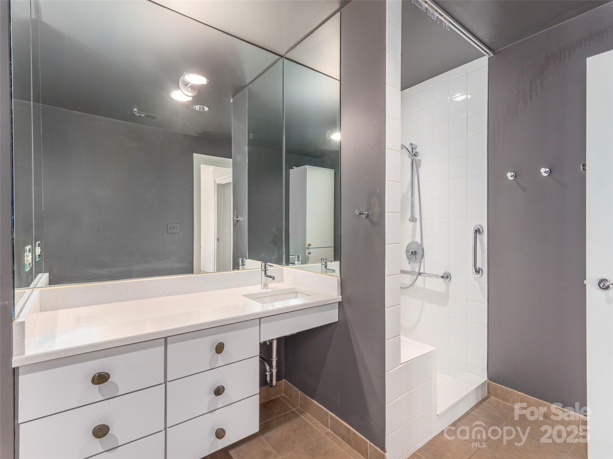 21 Battery Park Avenue Unit: 305