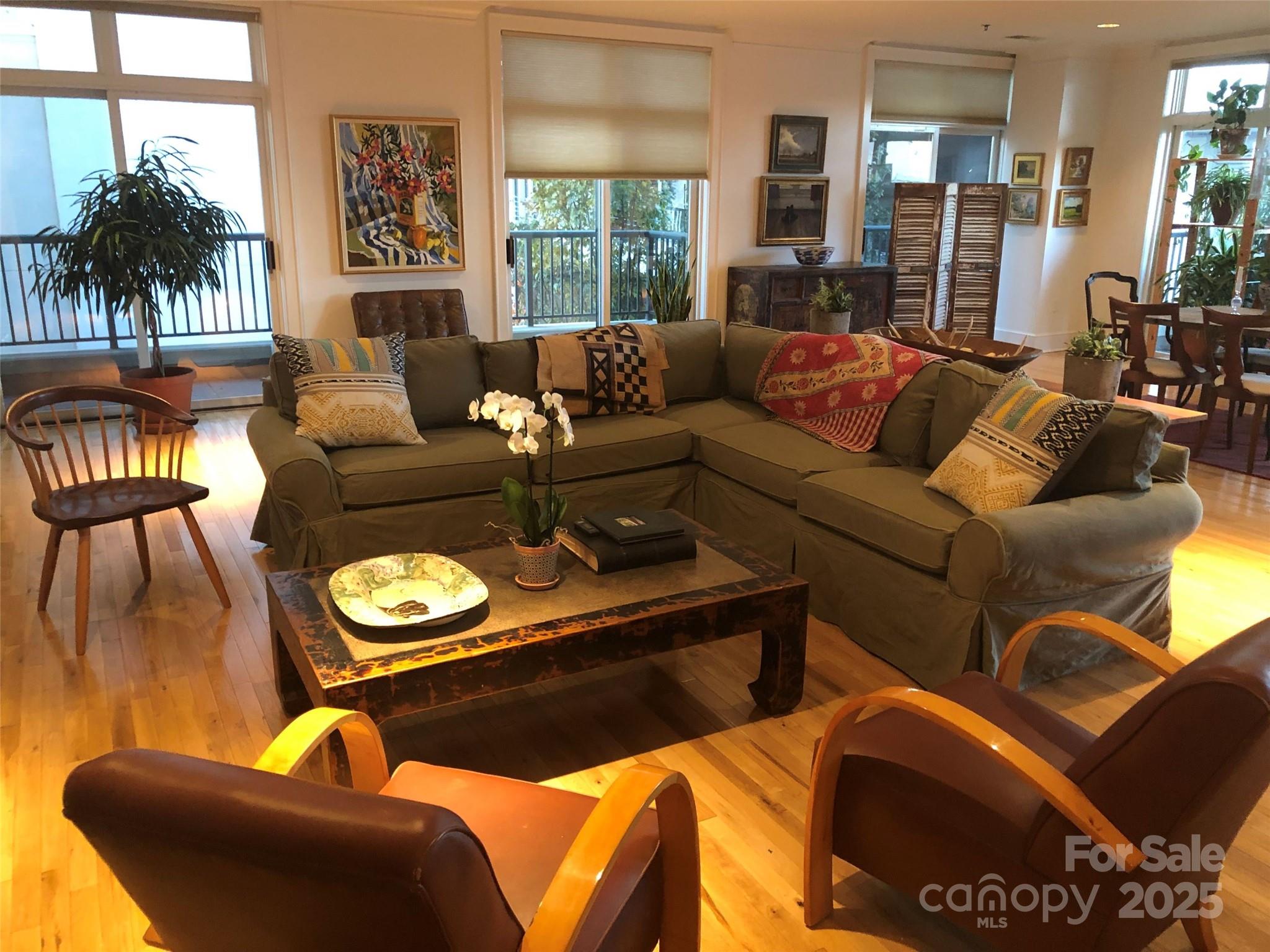 21 Battery Park Avenue Unit: 305