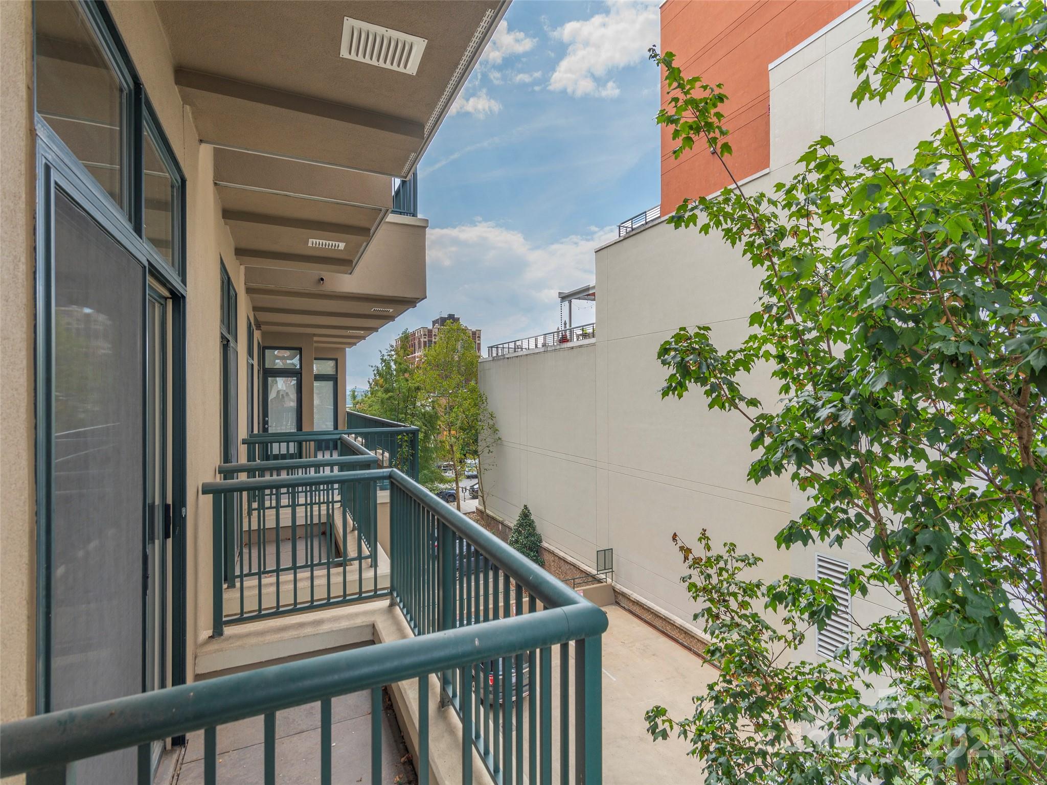21 Battery Park Avenue Unit: 305
