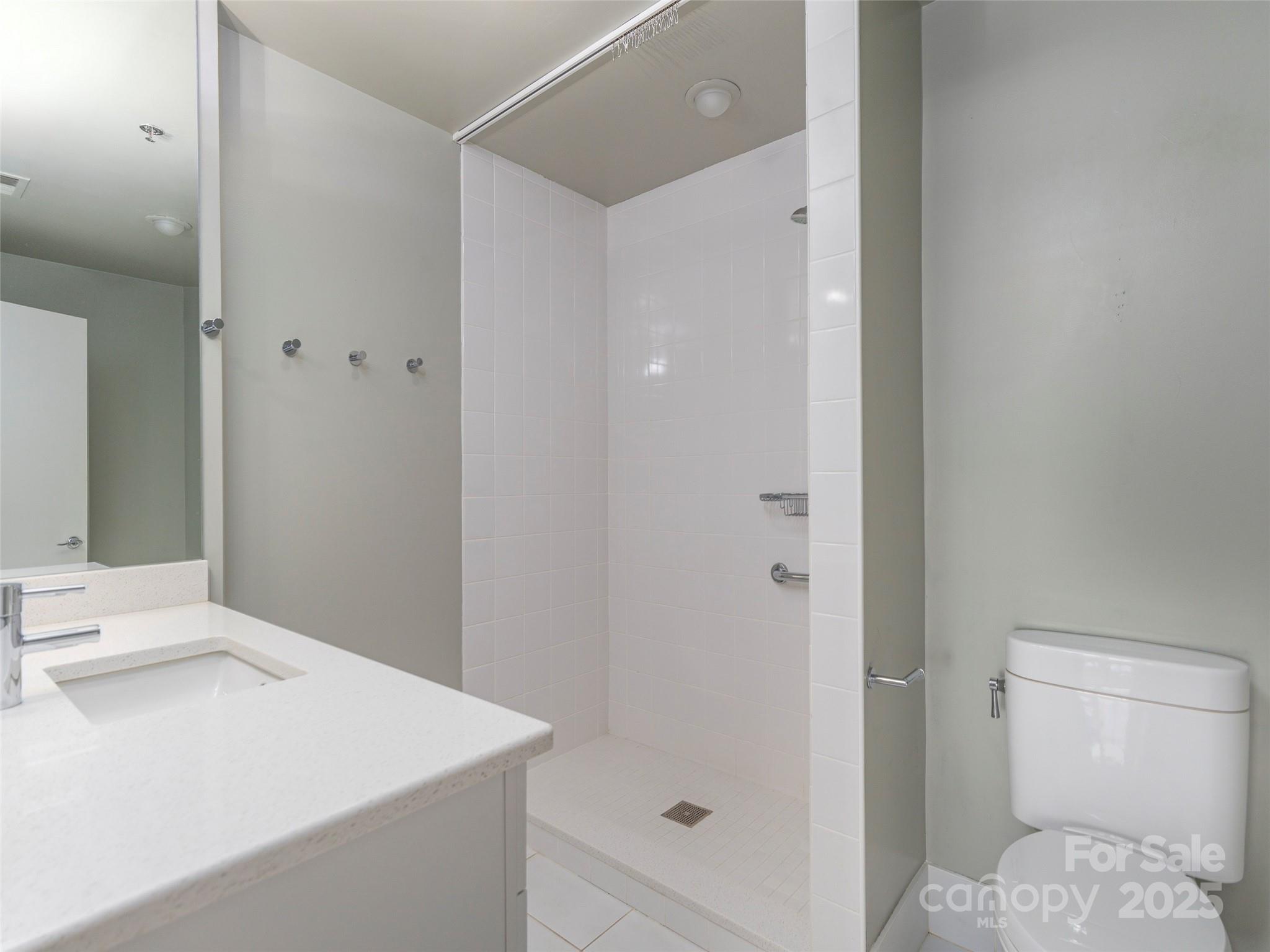 21 Battery Park Avenue Unit: 305