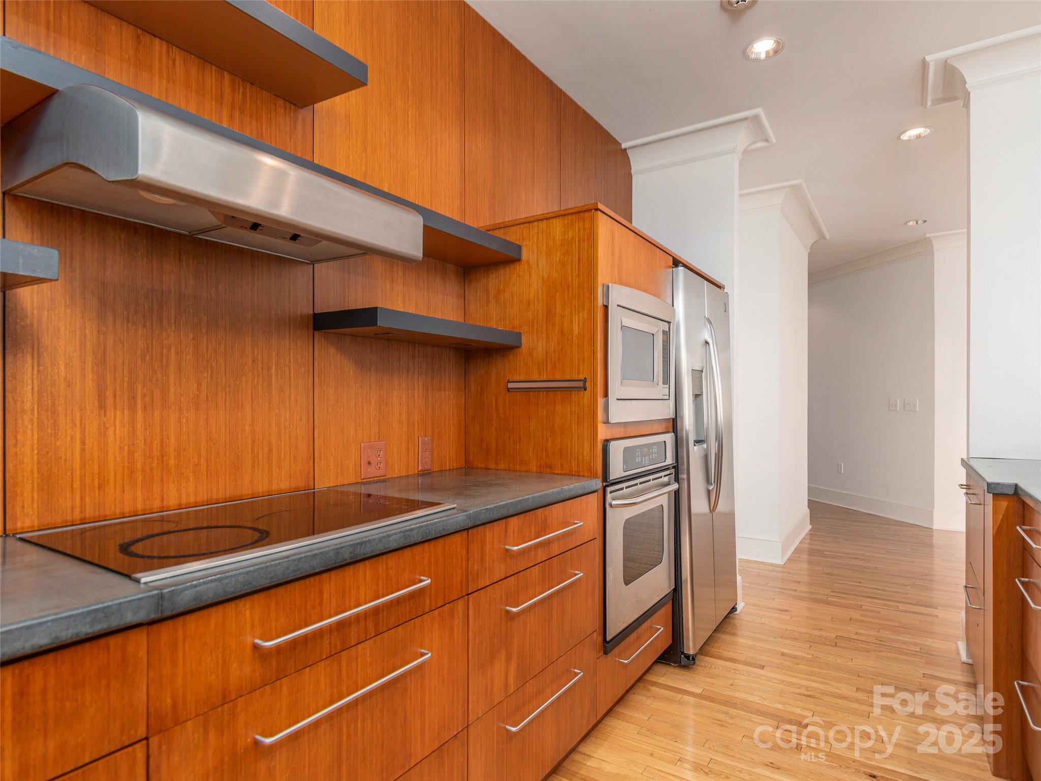 21 Battery Park Avenue Unit: 305
