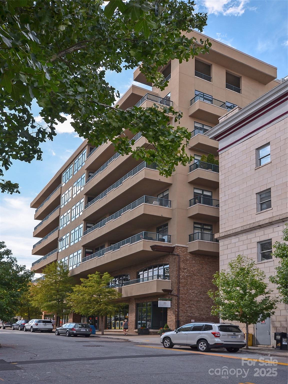 21 Battery Park Avenue Unit: 305