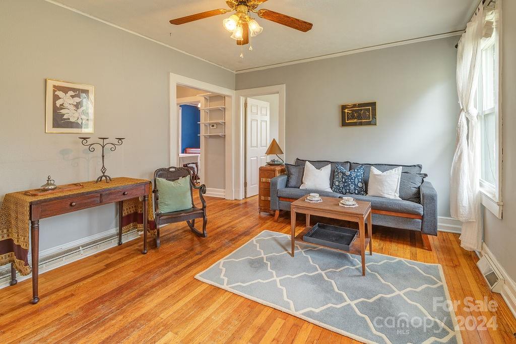 5 Enka Oak Street