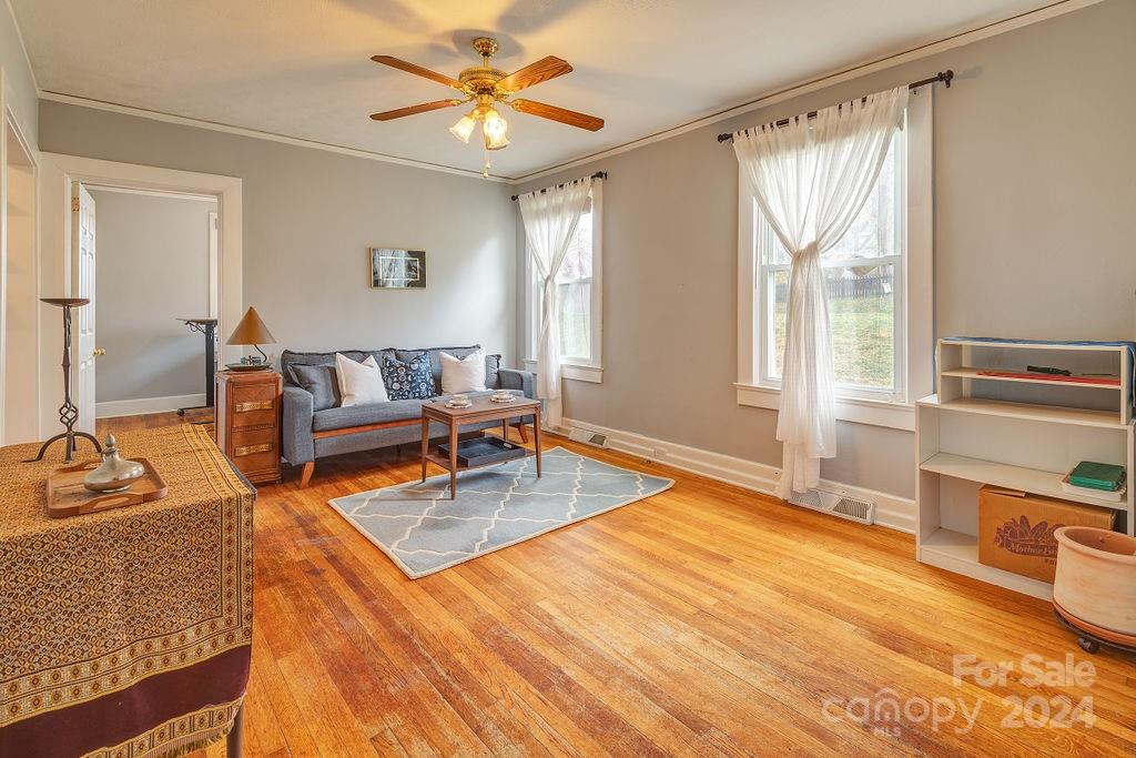 5 Enka Oak Street