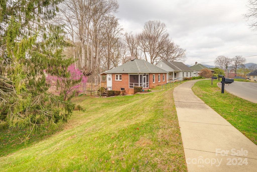 5 Enka Oak Street