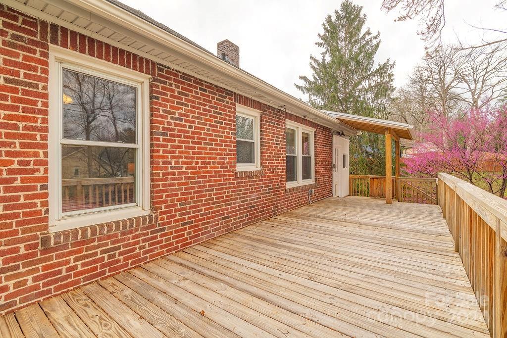 5 Enka Oak Street