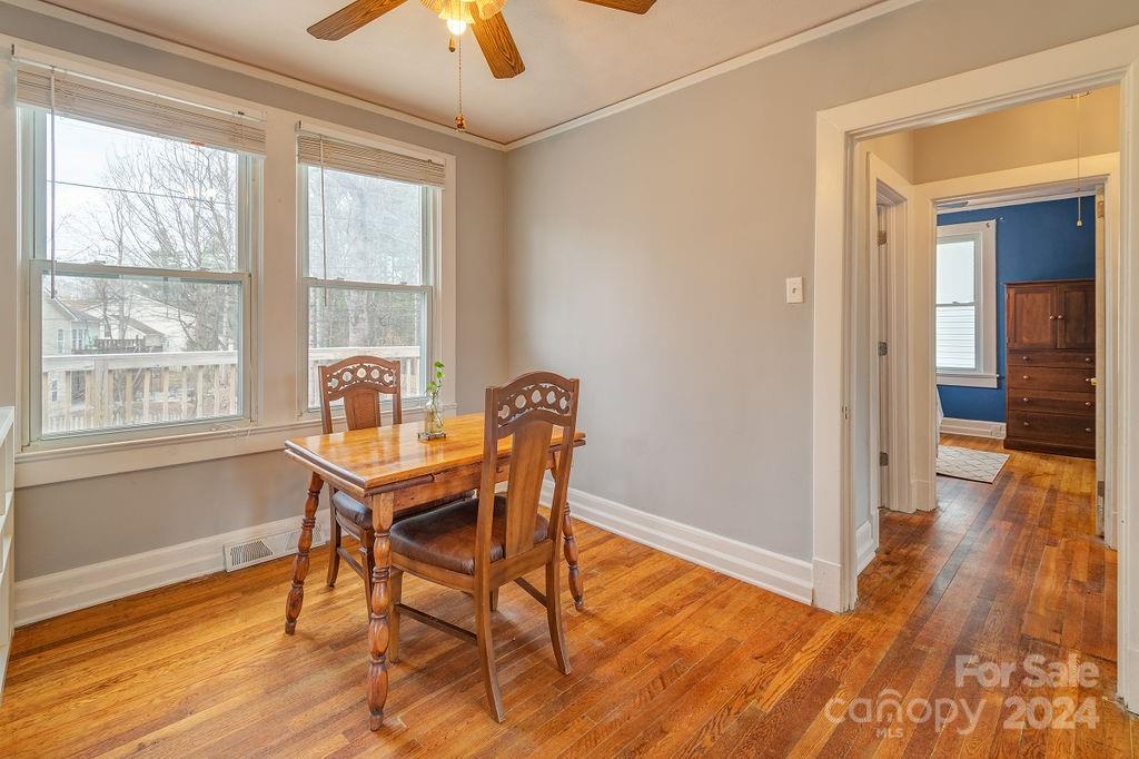 5 Enka Oak Street