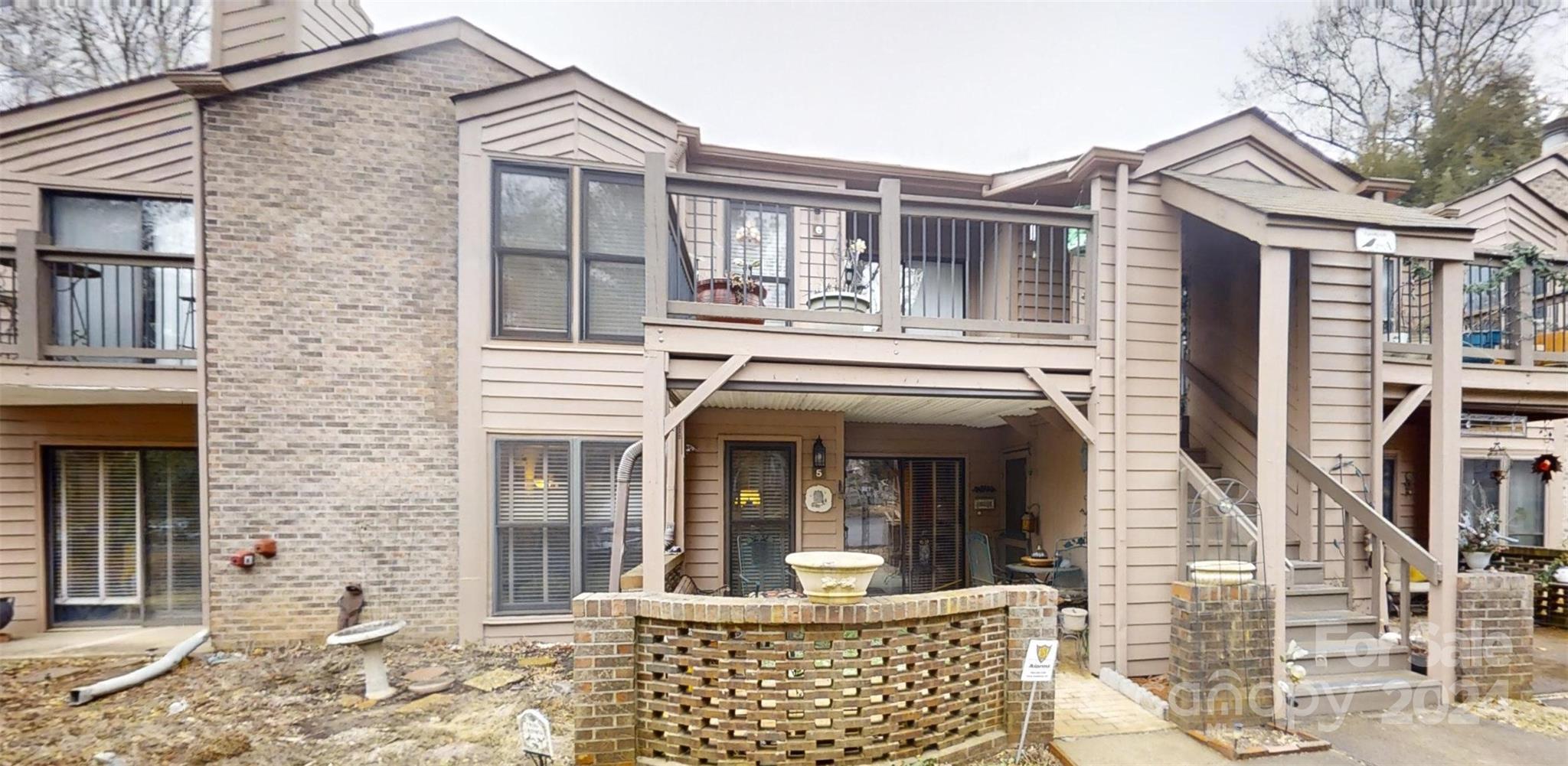 5 Ravencroft Lane