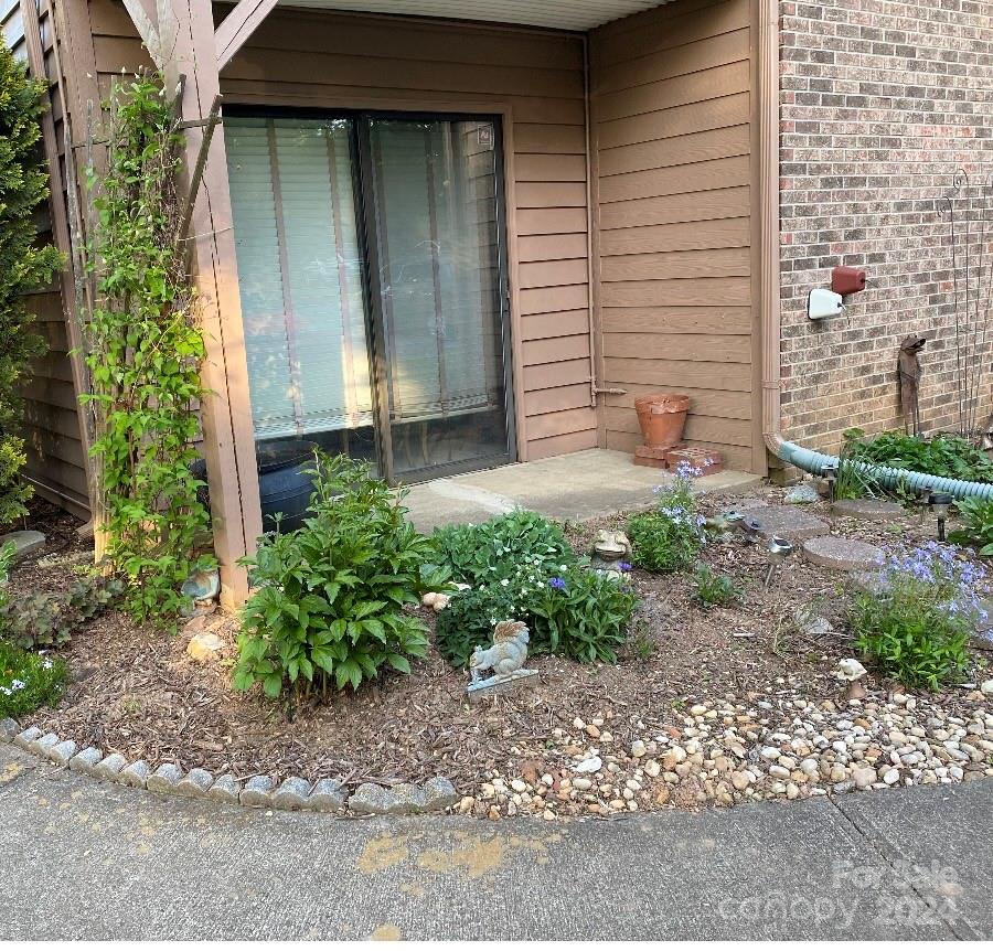 5 Ravencroft Lane