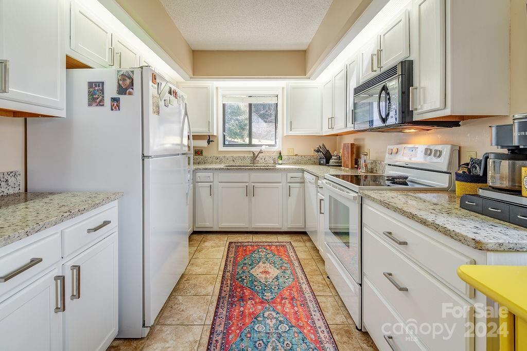 308 Oak Place