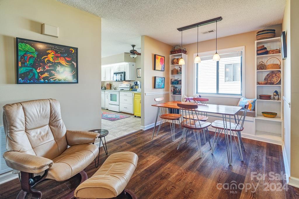 308 Oak Place