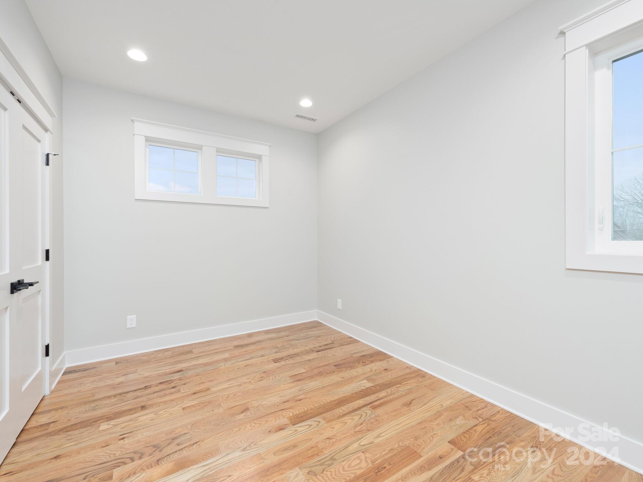 5 Mountain View Avenue