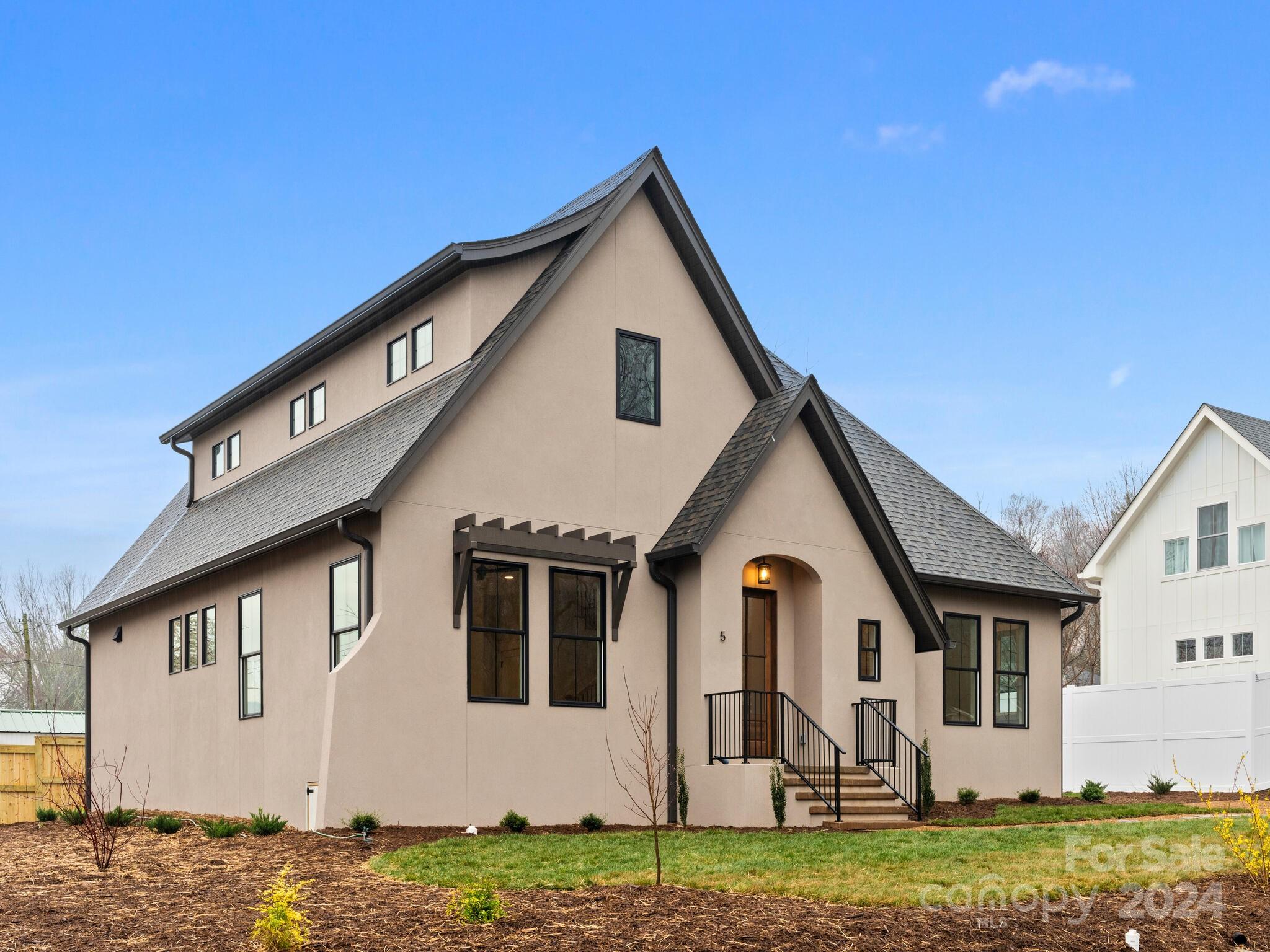 5 Mountain View Avenue