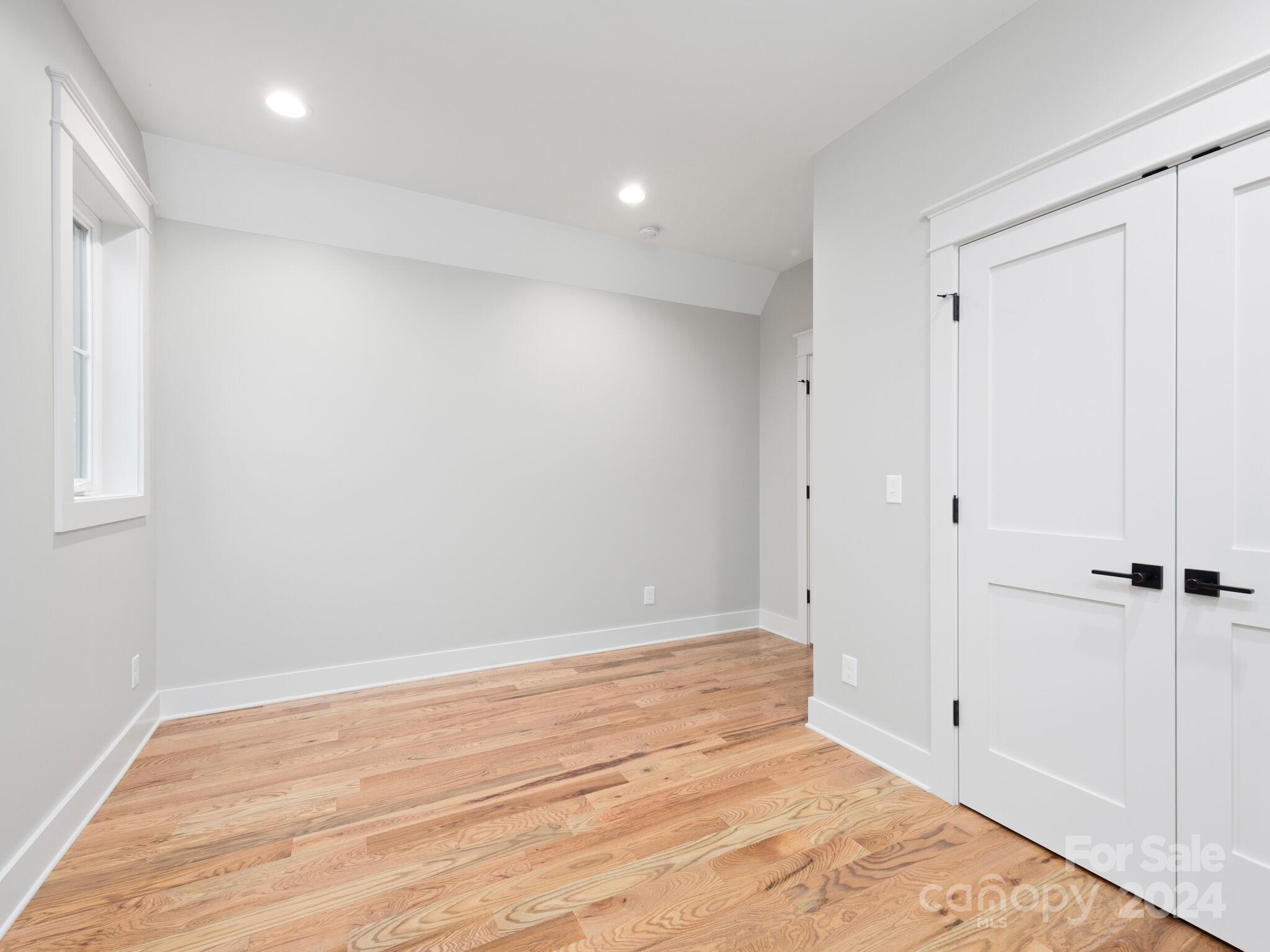 5 Mountain View Avenue