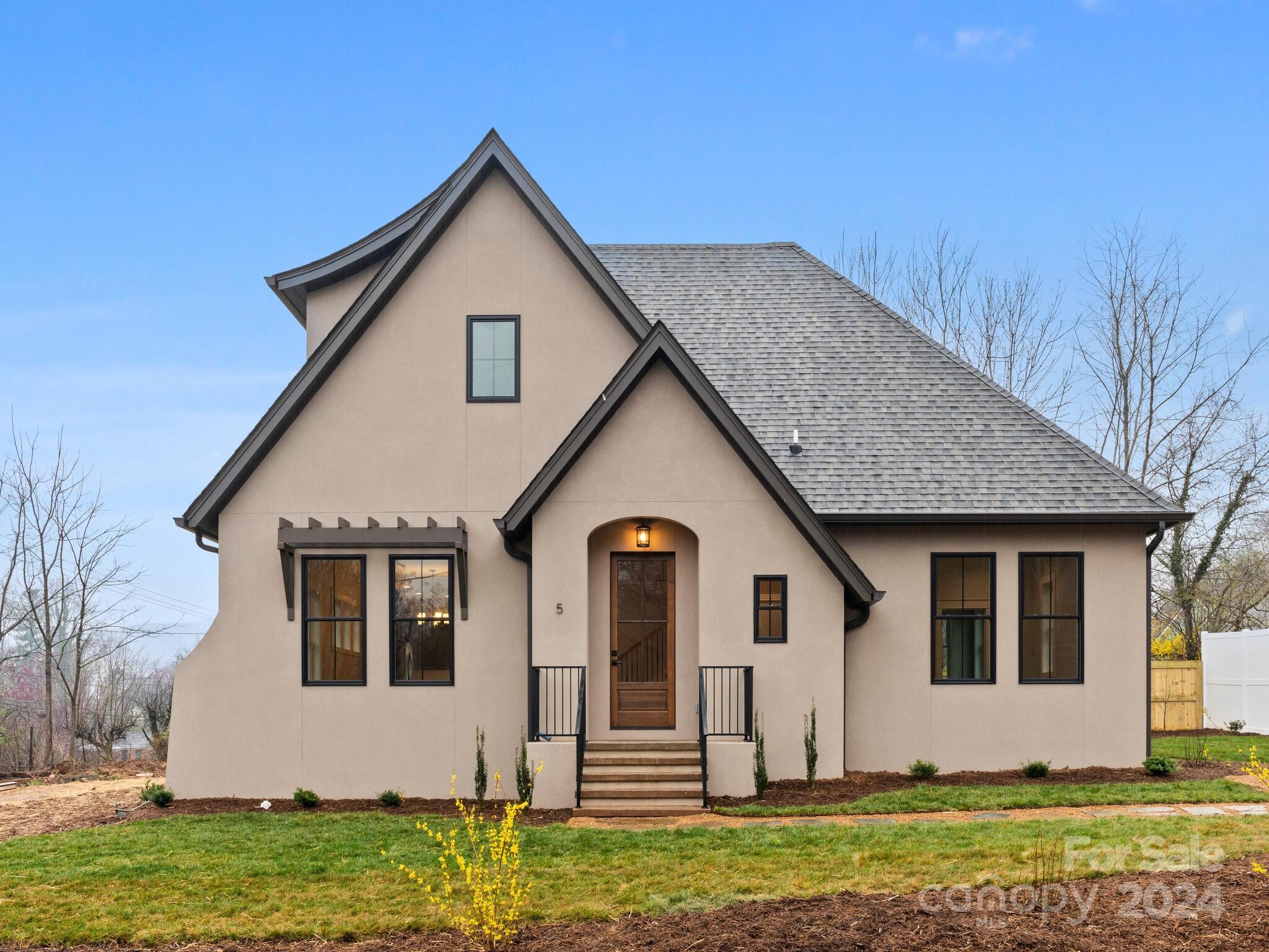 5 Mountain View Avenue